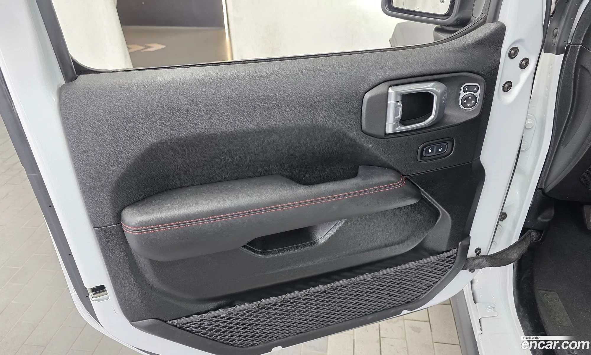 Jeep Wrangler 2020 — 30