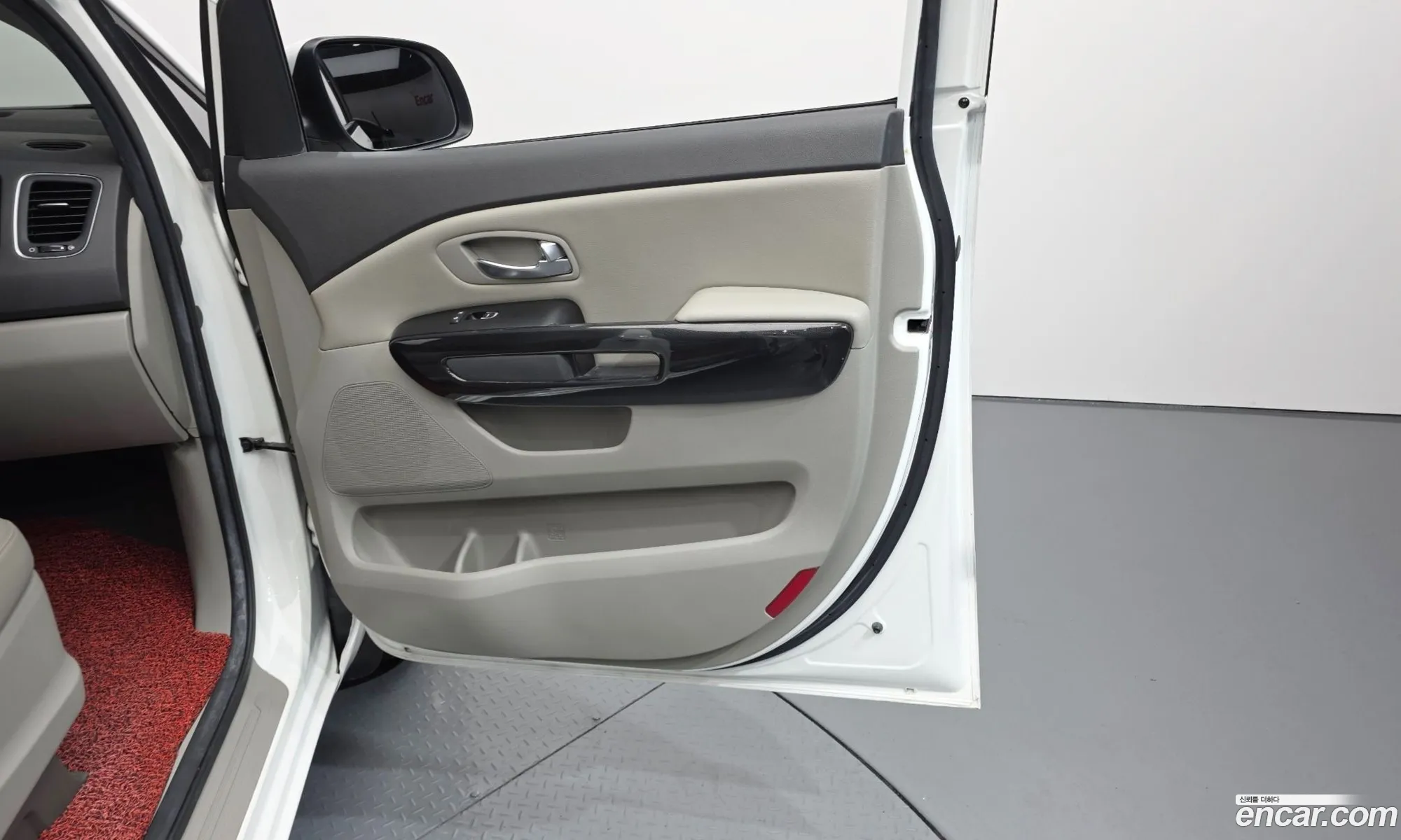 Kia Carnival 2014 — 6