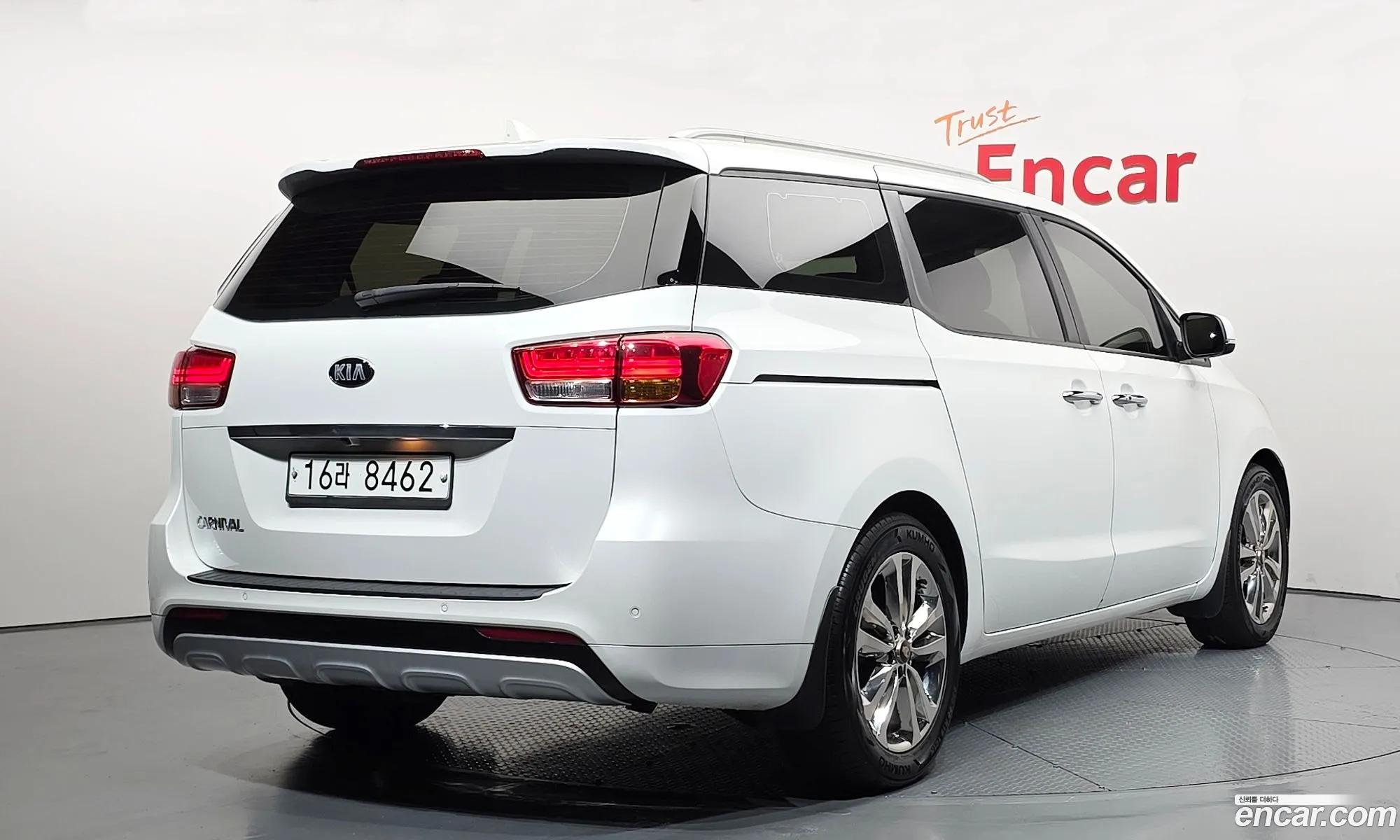 Kia Carnival 2014 — 11