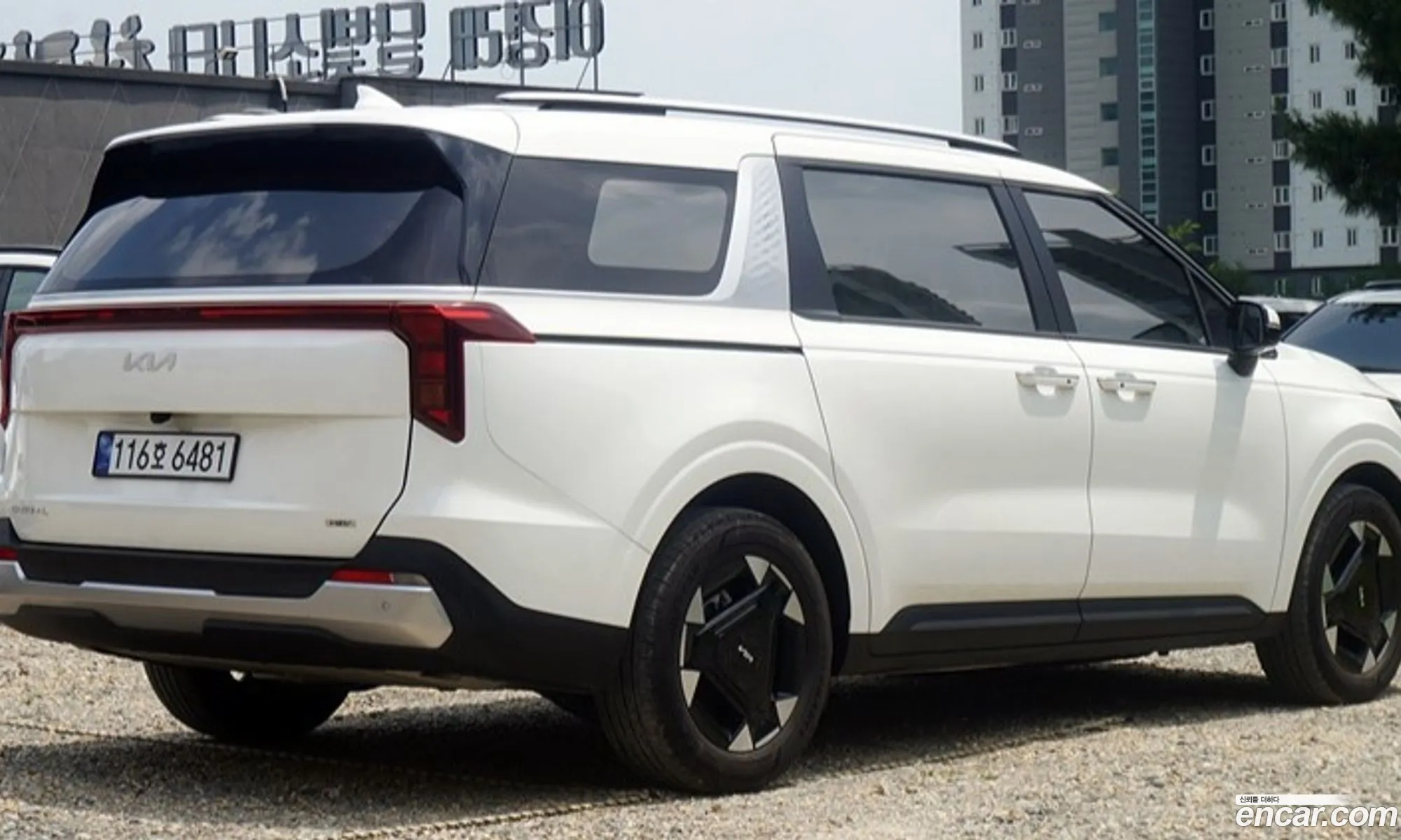 Kia Carnival 2025 — 16
