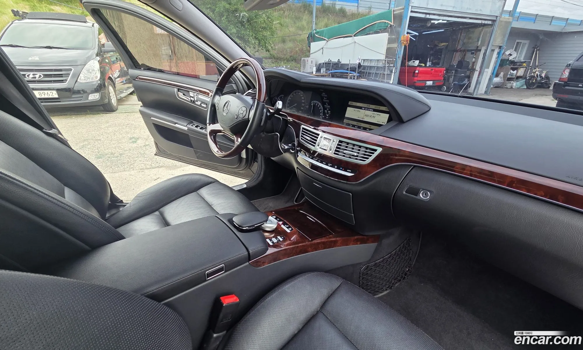 Mercedes-Benz S-Class W221 2010 — 12