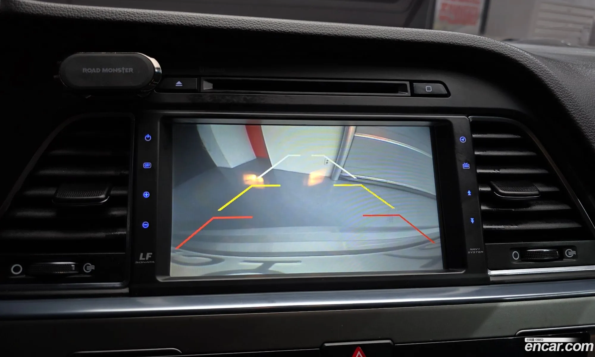 Hyundai LF Sonata 2014 — 17