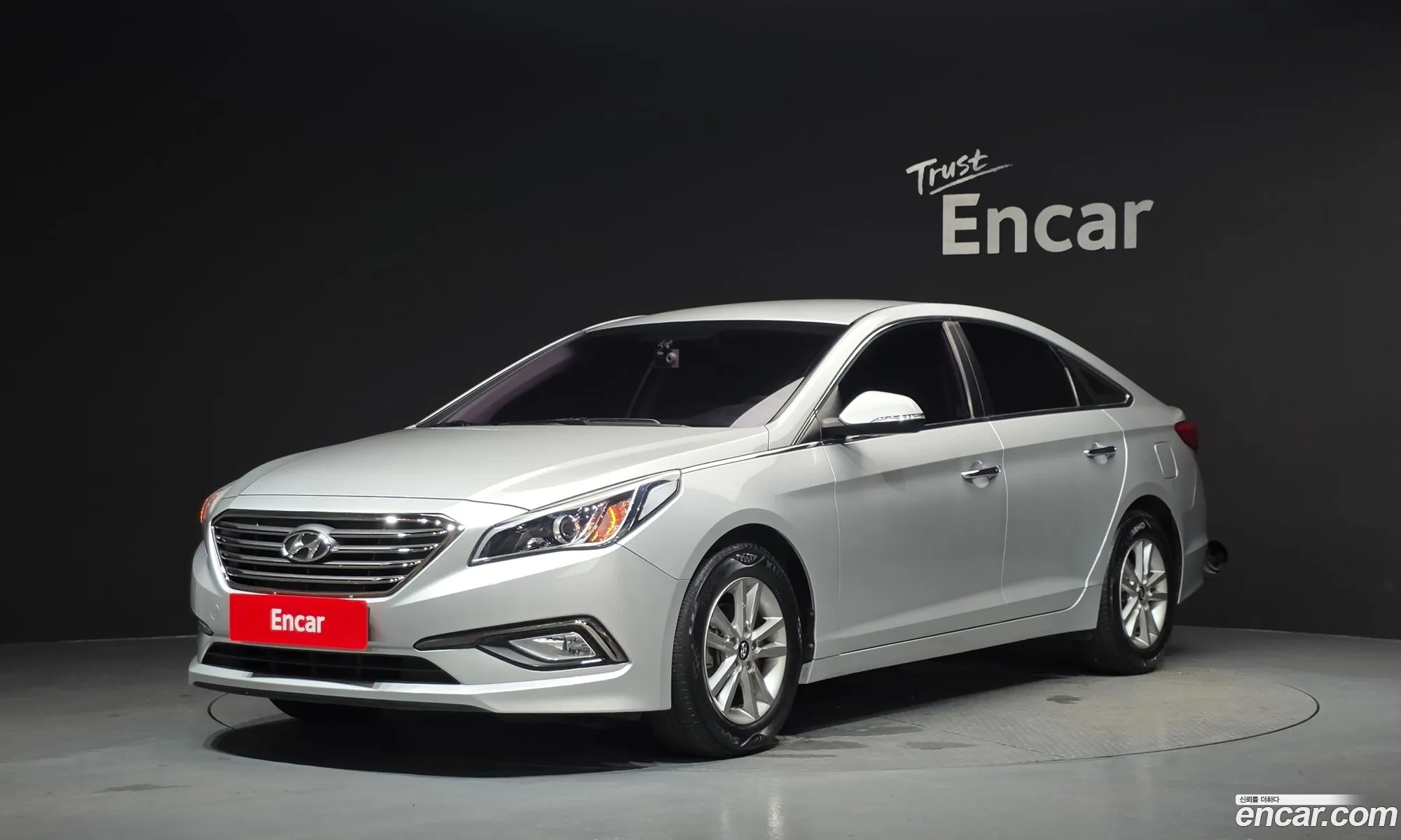 Hyundai LF Sonata 2014 — 12