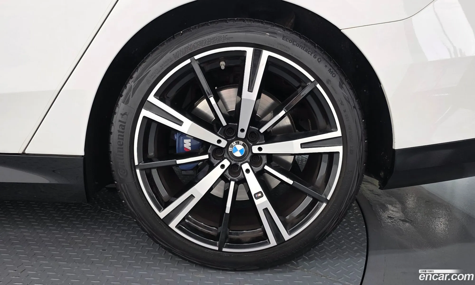 BMW 5 Series 2023 WBA51FJ09RCP10091 — 10