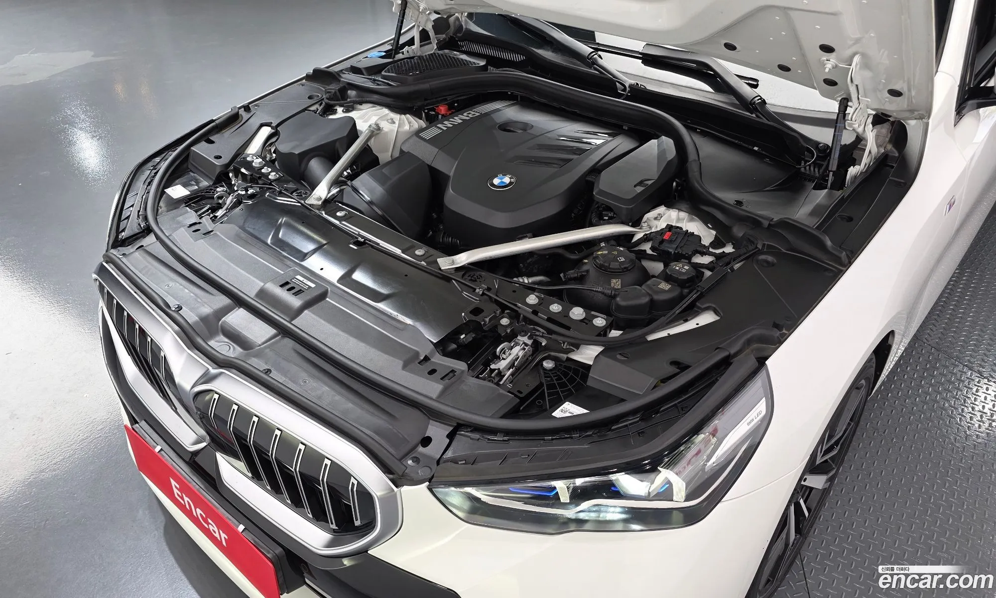 BMW 5 Series 2023 WBA51FJ09RCP10091 — 23