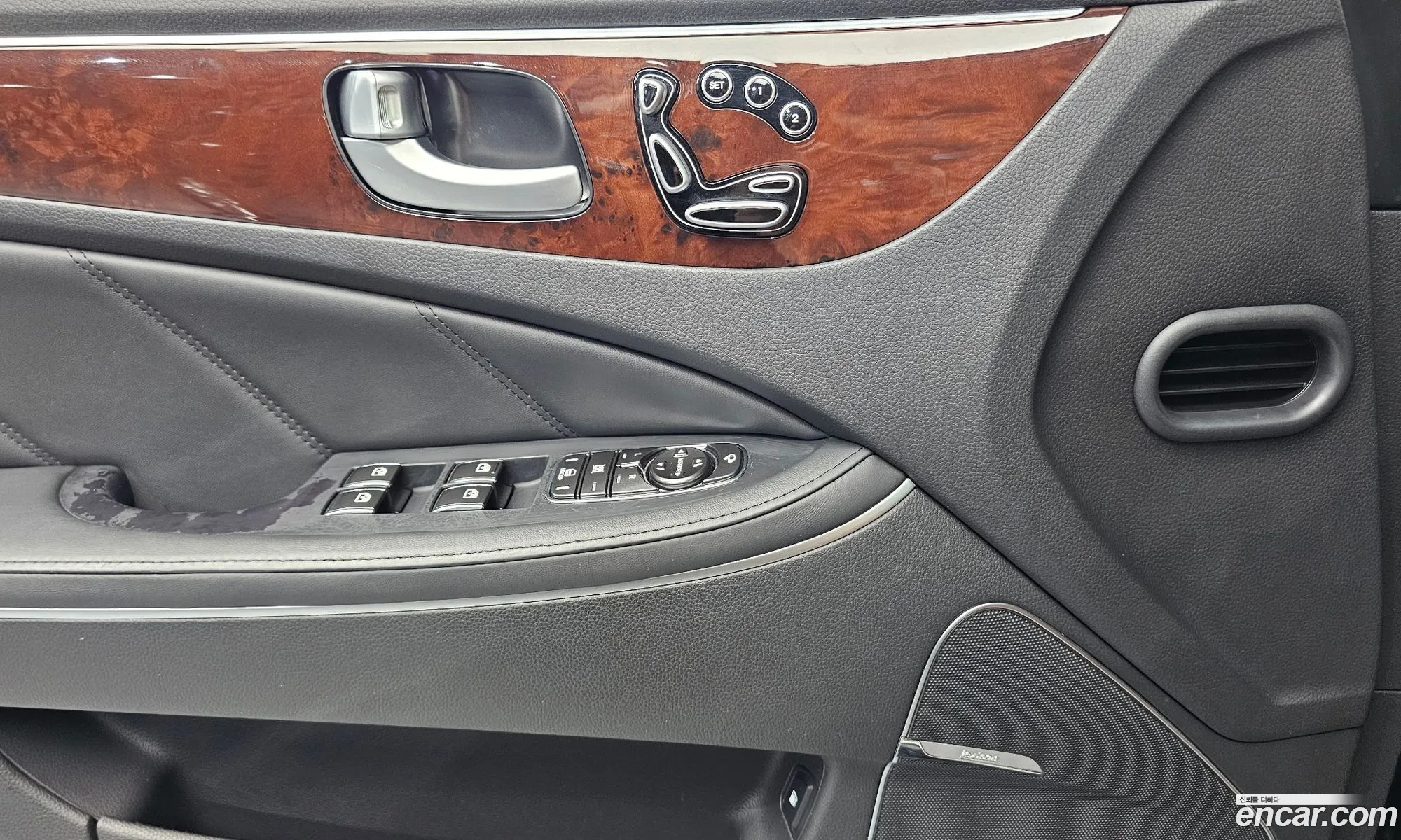 Hyundai Equus 2012 KMHGG41DBCU056791 — 14