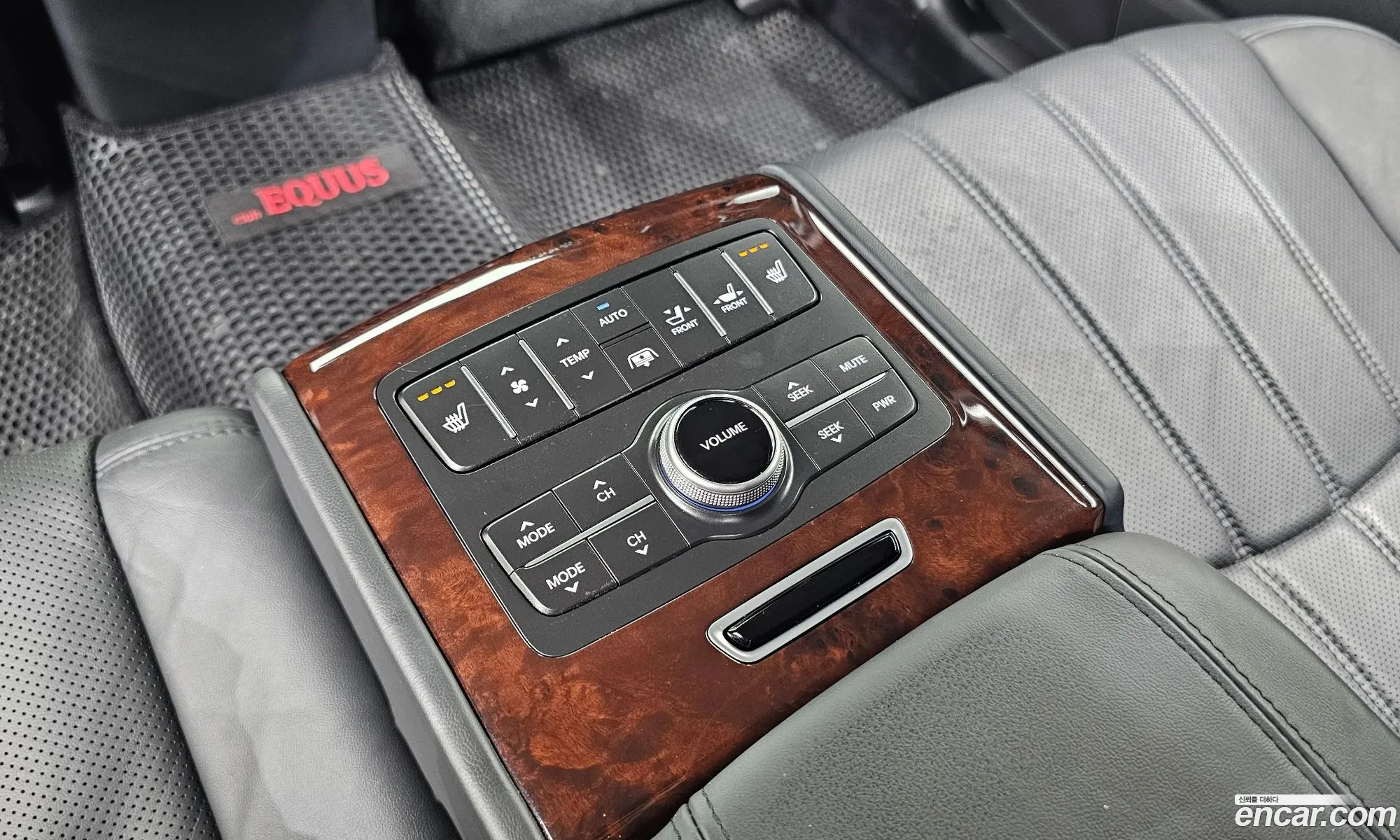 Hyundai Equus 2012 KMHGG41DBCU056791 — 10