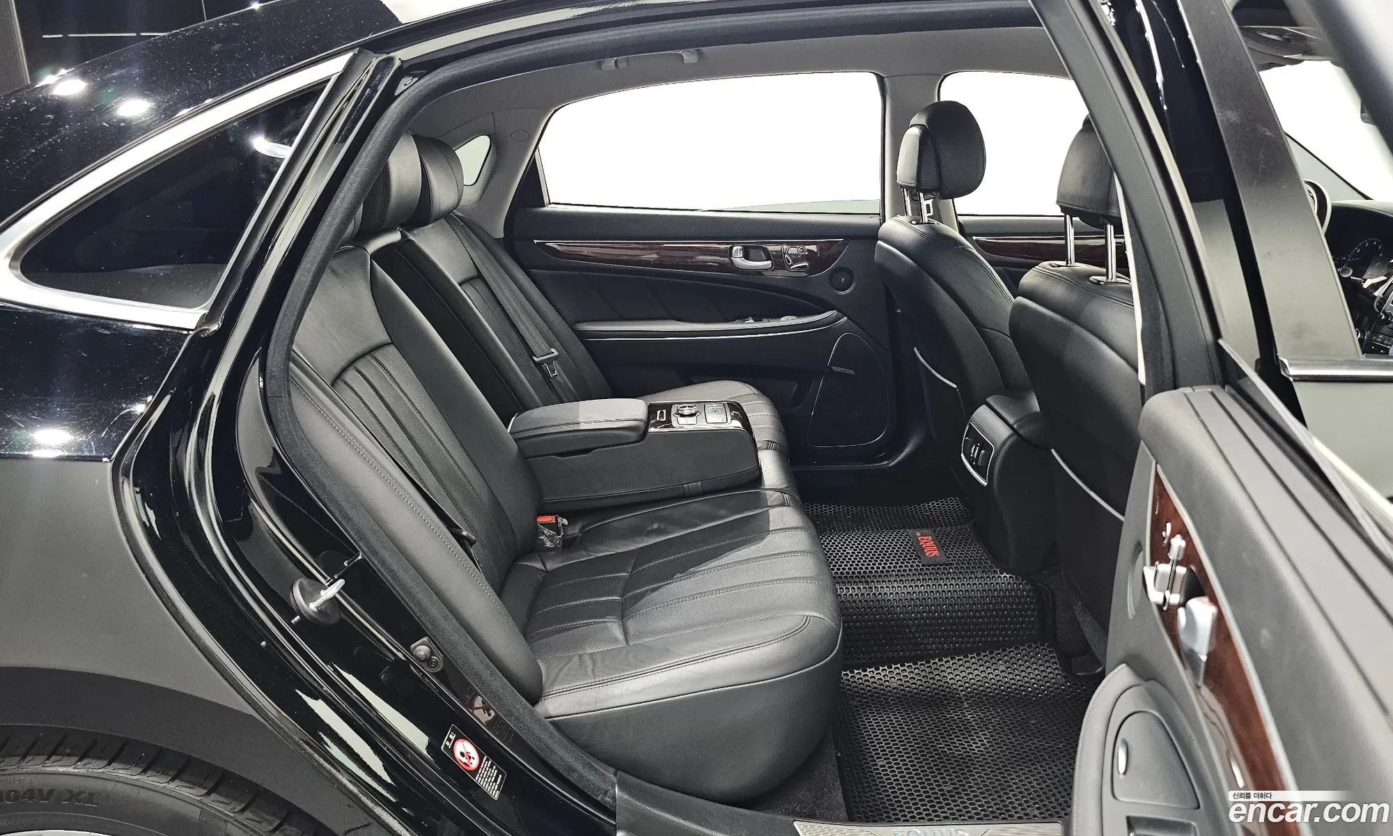 Hyundai Equus 2012 KMHGG41DBCU056791 — 12