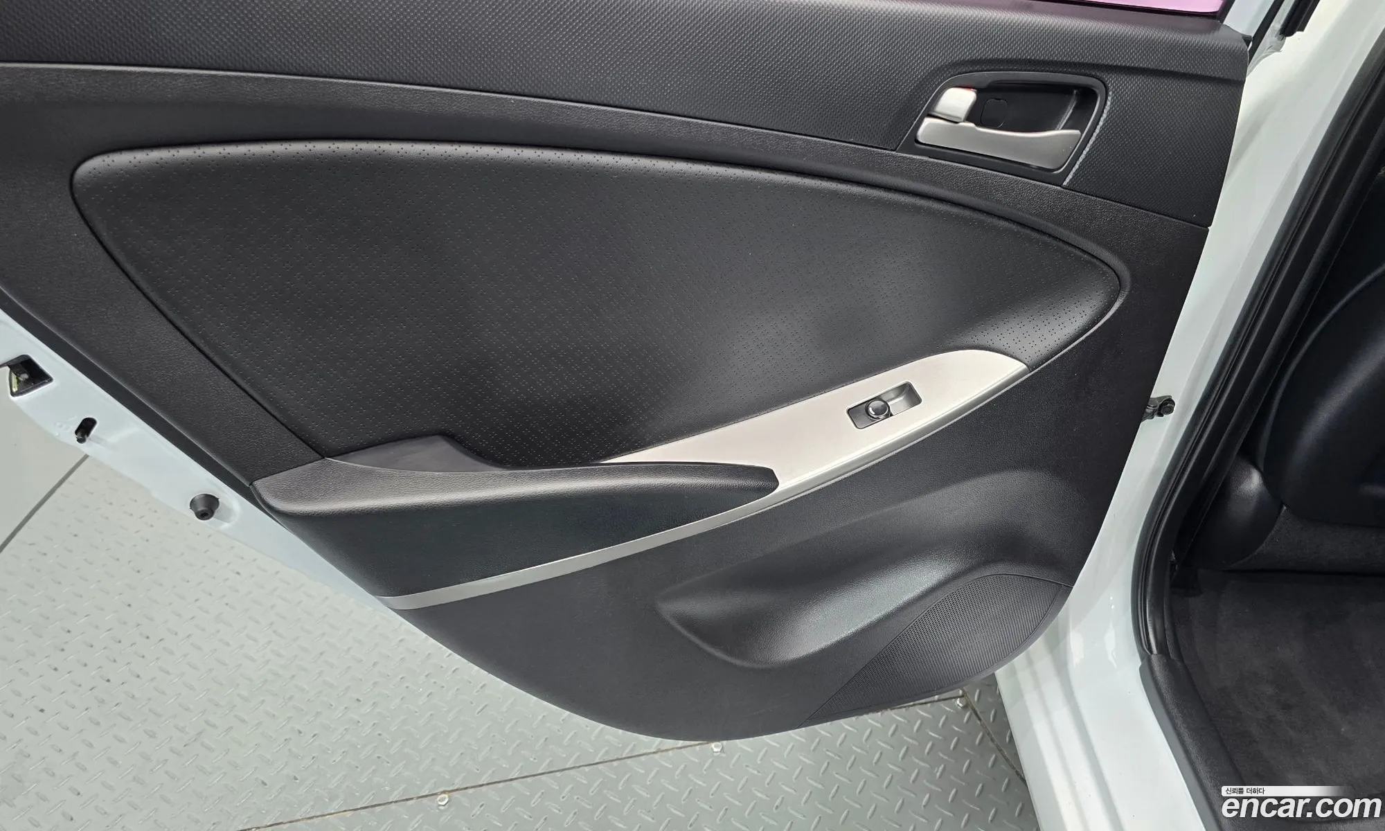 Hyundai Accent 2015 KMHCS41BEGU073165 — 4