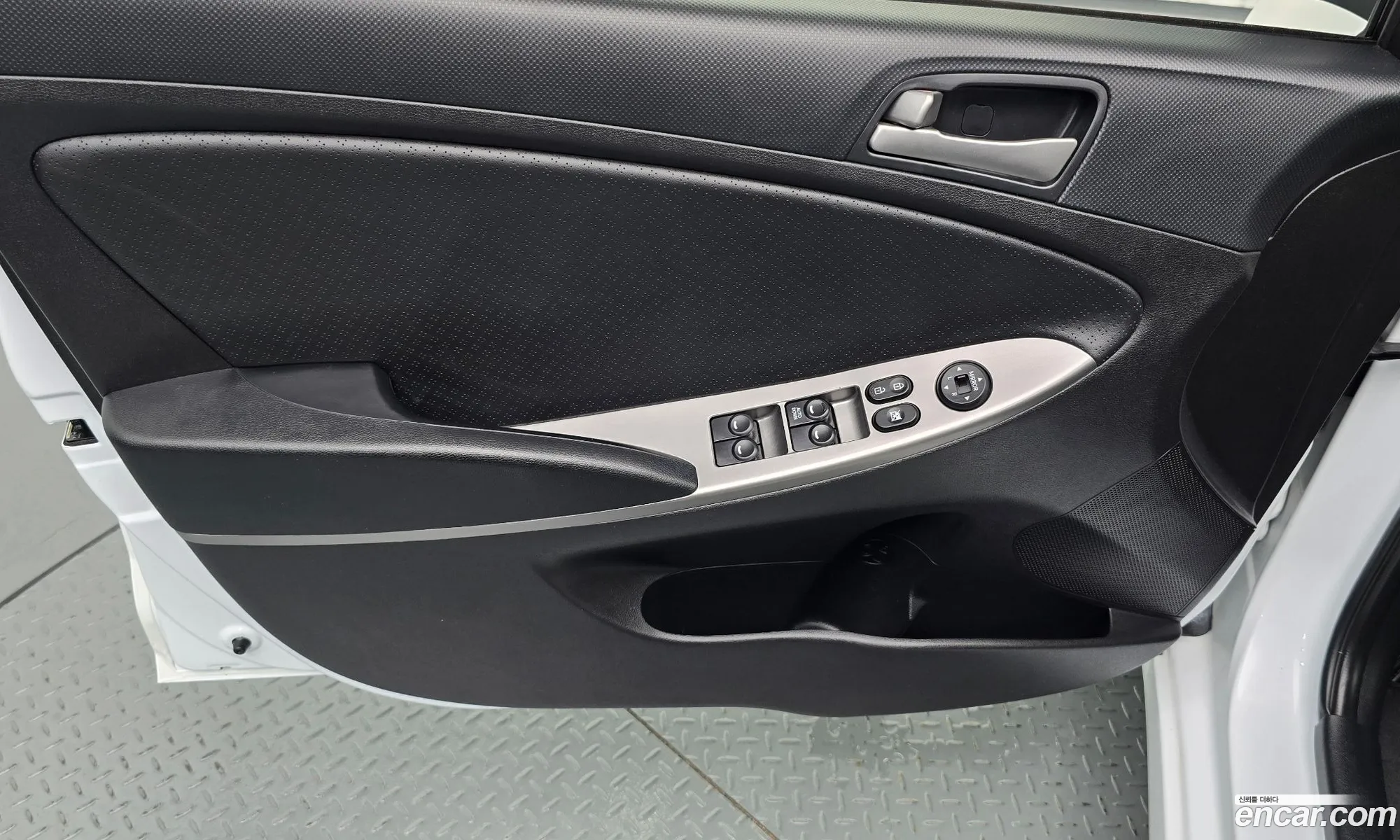 Hyundai Accent 2015 KMHCS41BEGU073165 — 23