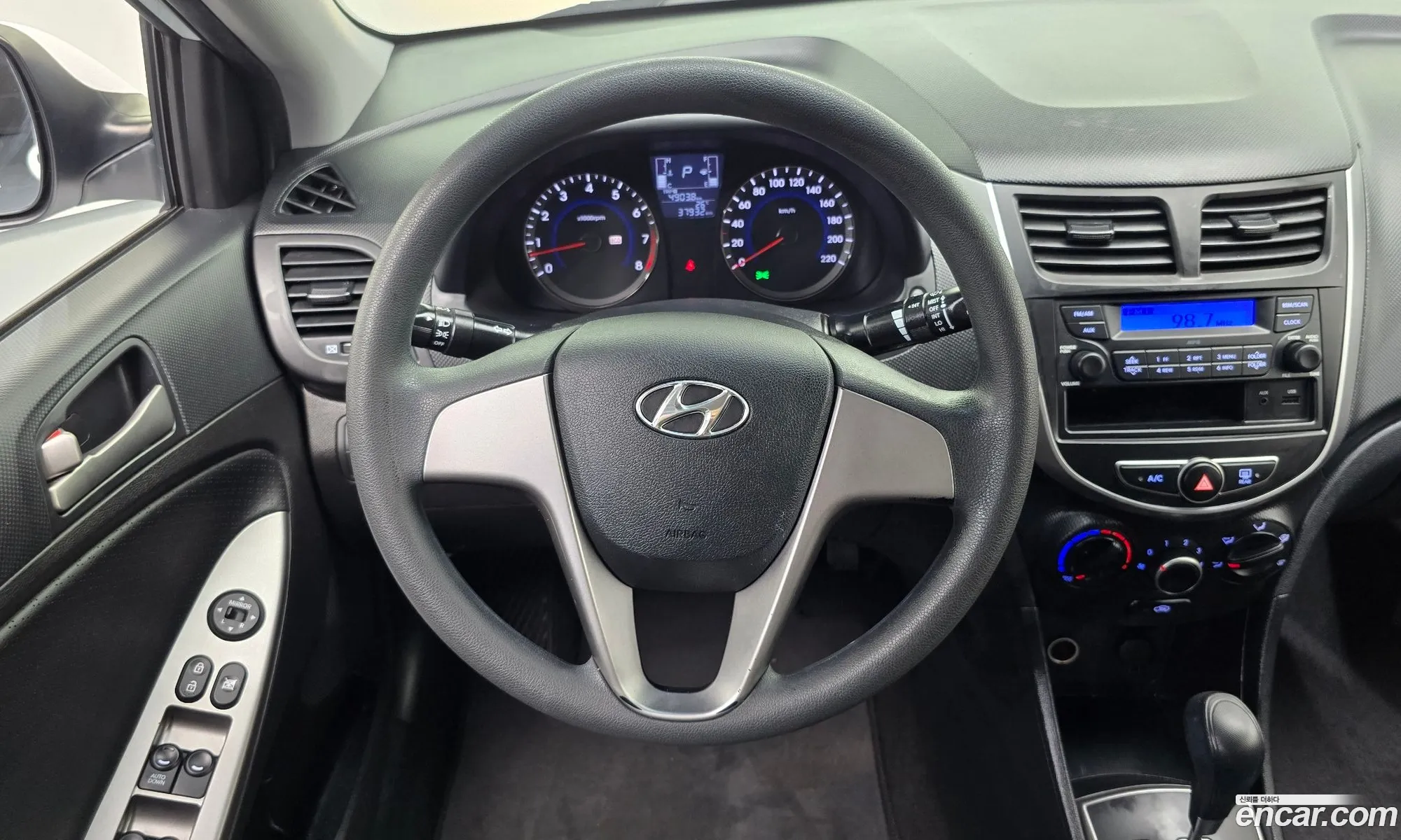 Hyundai Accent 2015 KMHCS41BEGU073165 — 24