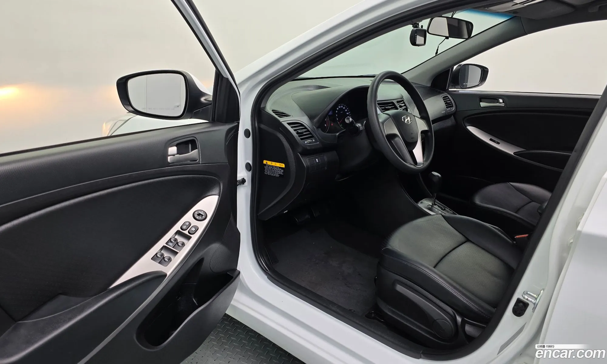 Hyundai Accent 2015 KMHCS41BEGU073165 — 21