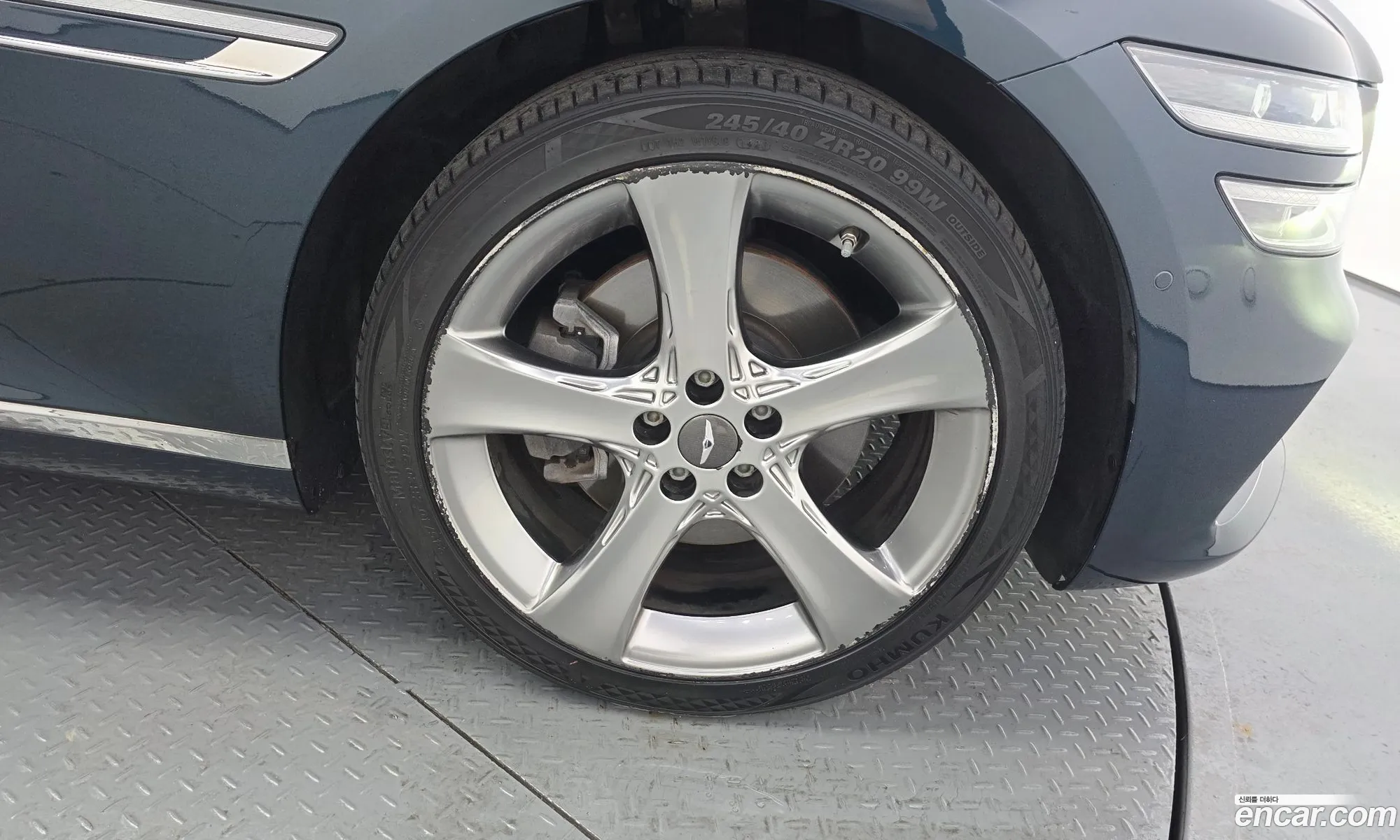 Genesis G80 2020 KMTGB41CDMU000917 — 3