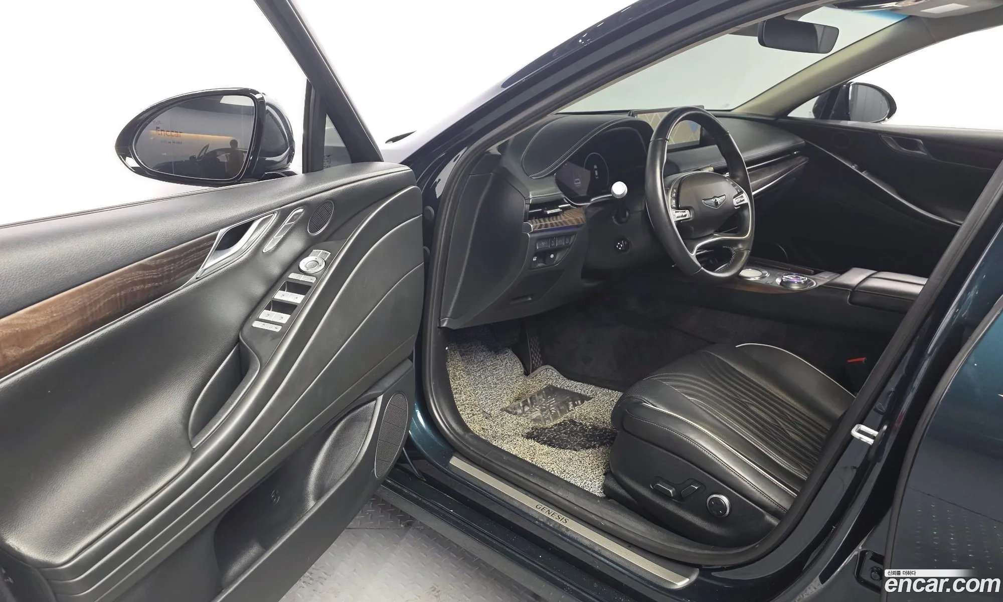Genesis G80 2020 KMTGB41CDMU000917 — 15