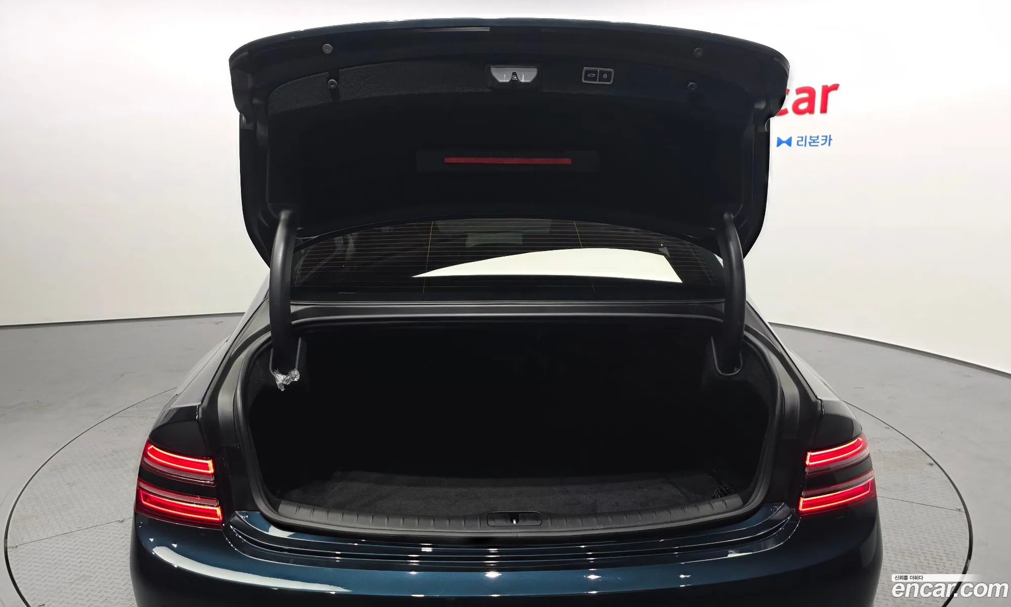 Genesis G80 2020 KMTGB41CDMU000917 — 12