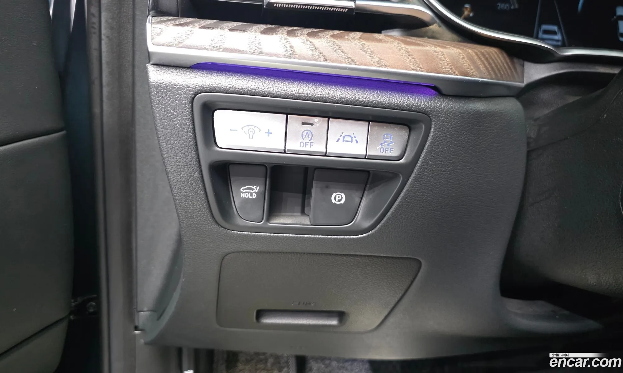 Genesis G80 2020 KMTGB41CDMU000917 — 9