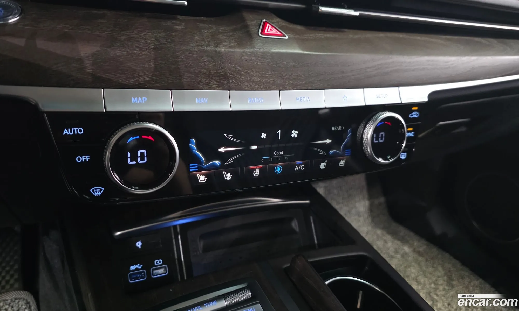 Genesis G80 2020 KMTGB41CDMU000917 — 30