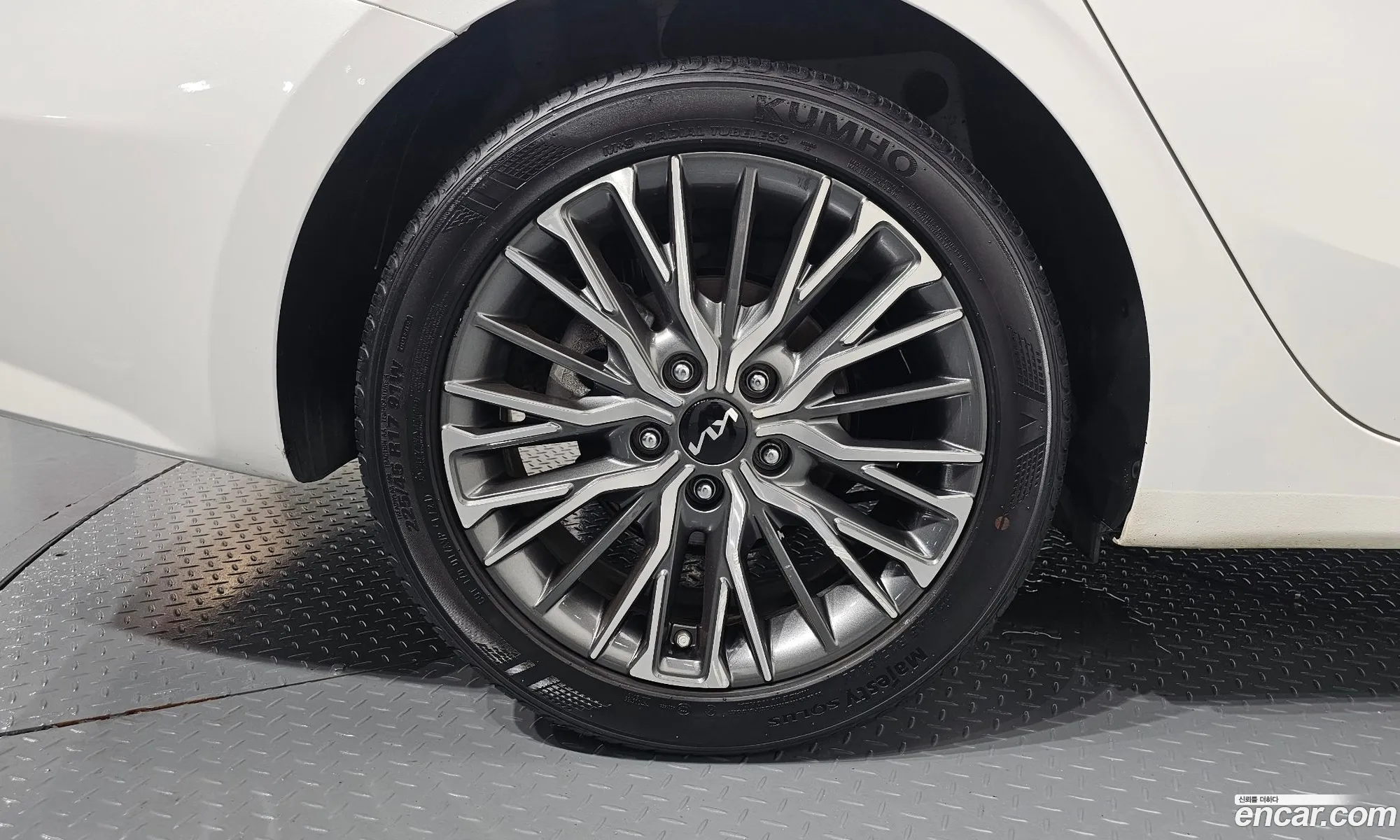 Kia K3 2021 KNAF241BENA129386 — 17