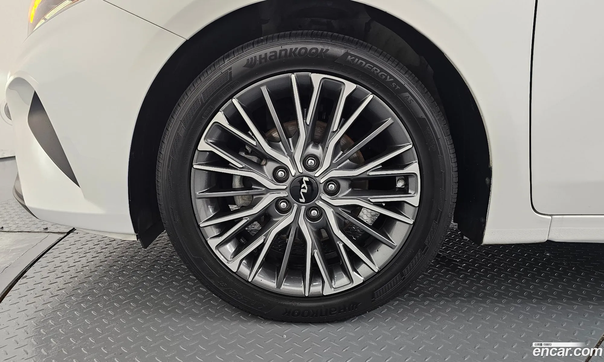 Kia K3 2021 KNAF241BENA129386 — 21