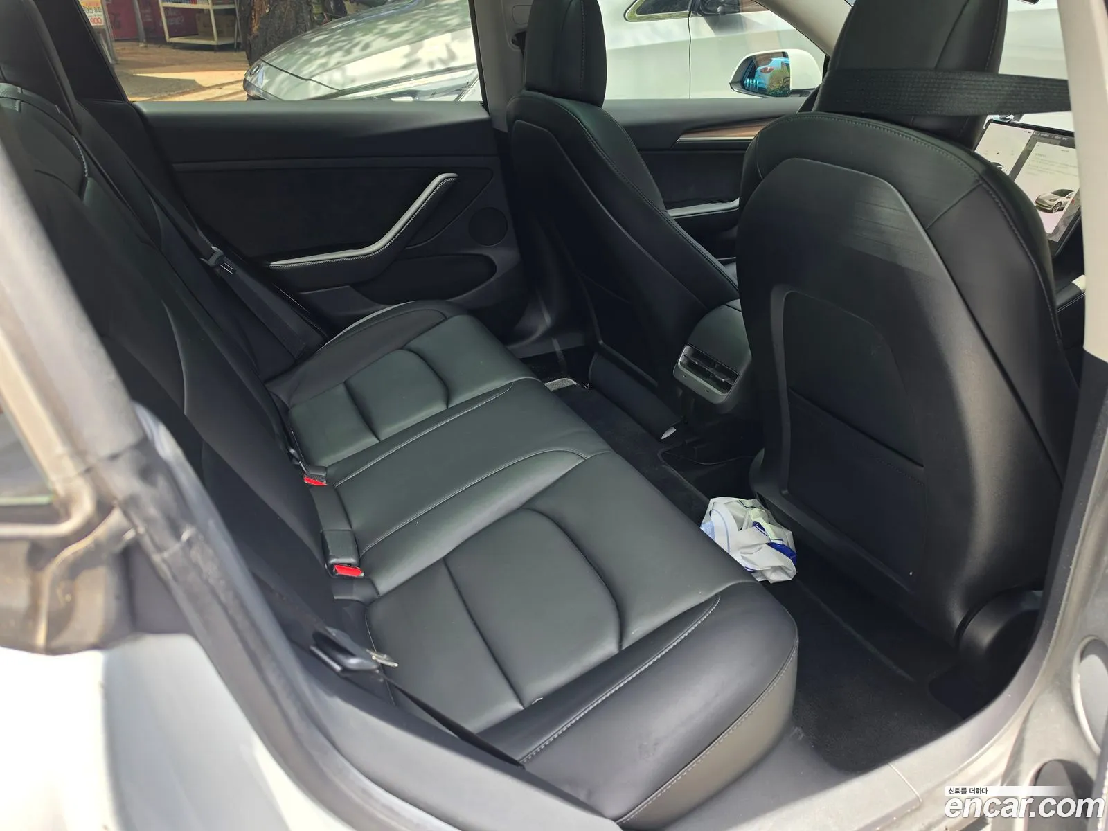 Tesla Model 3 2022 — 12