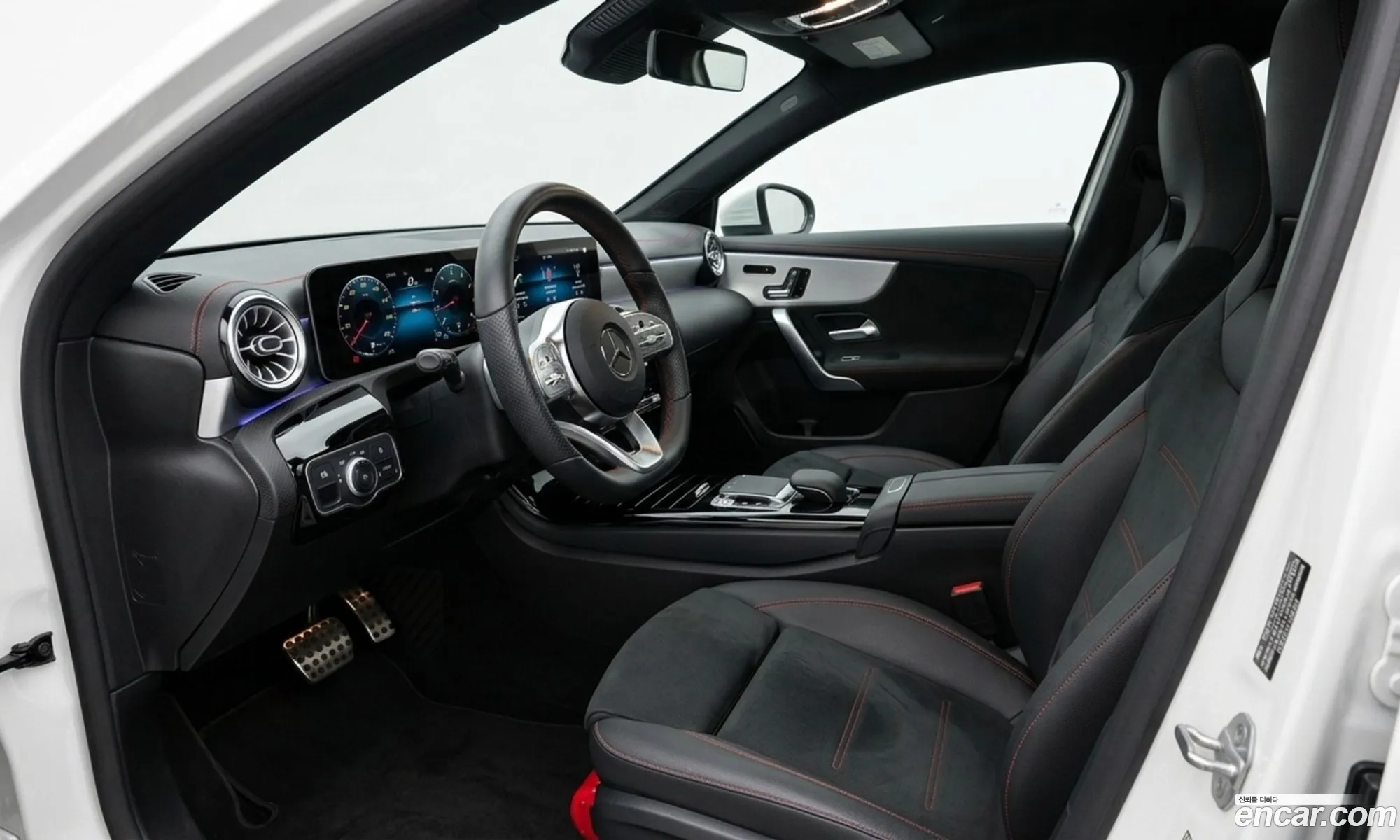 Mercedes-Benz CLA-Class C118 2025 — 8