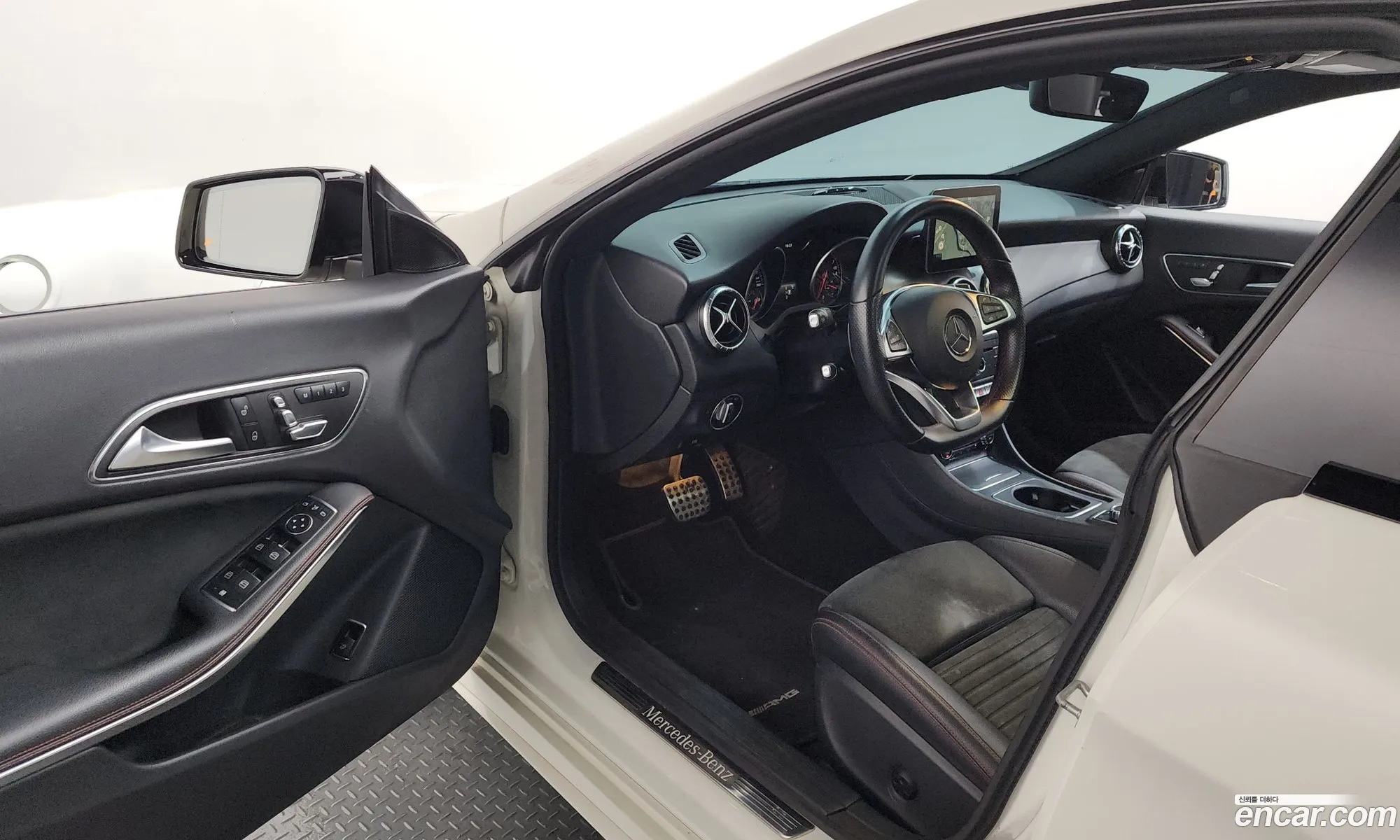 Mercedes-Benz CLA-Class C117 2017 — 14