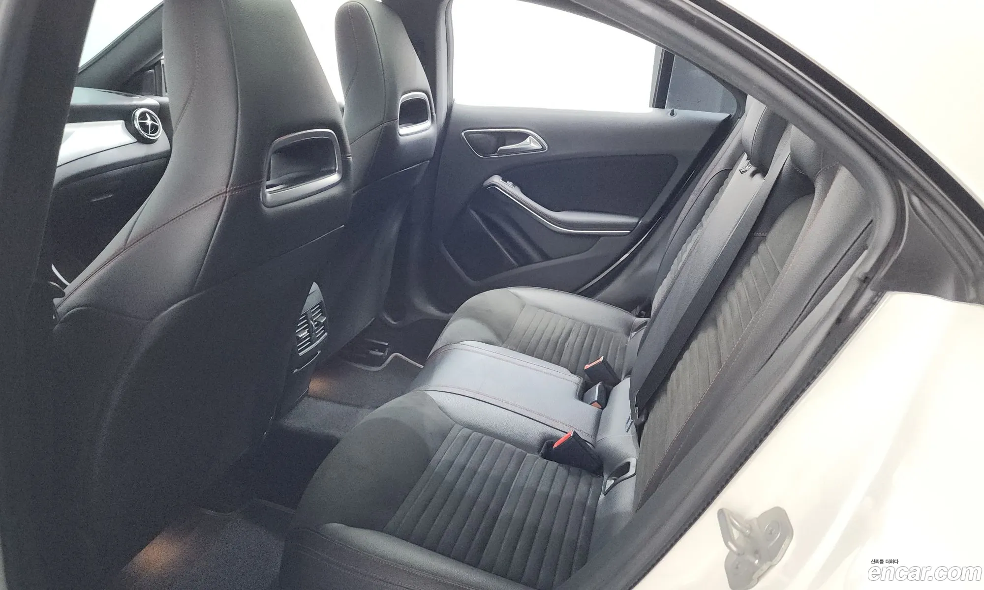 Mercedes-Benz CLA-Class C117 2017 — 13