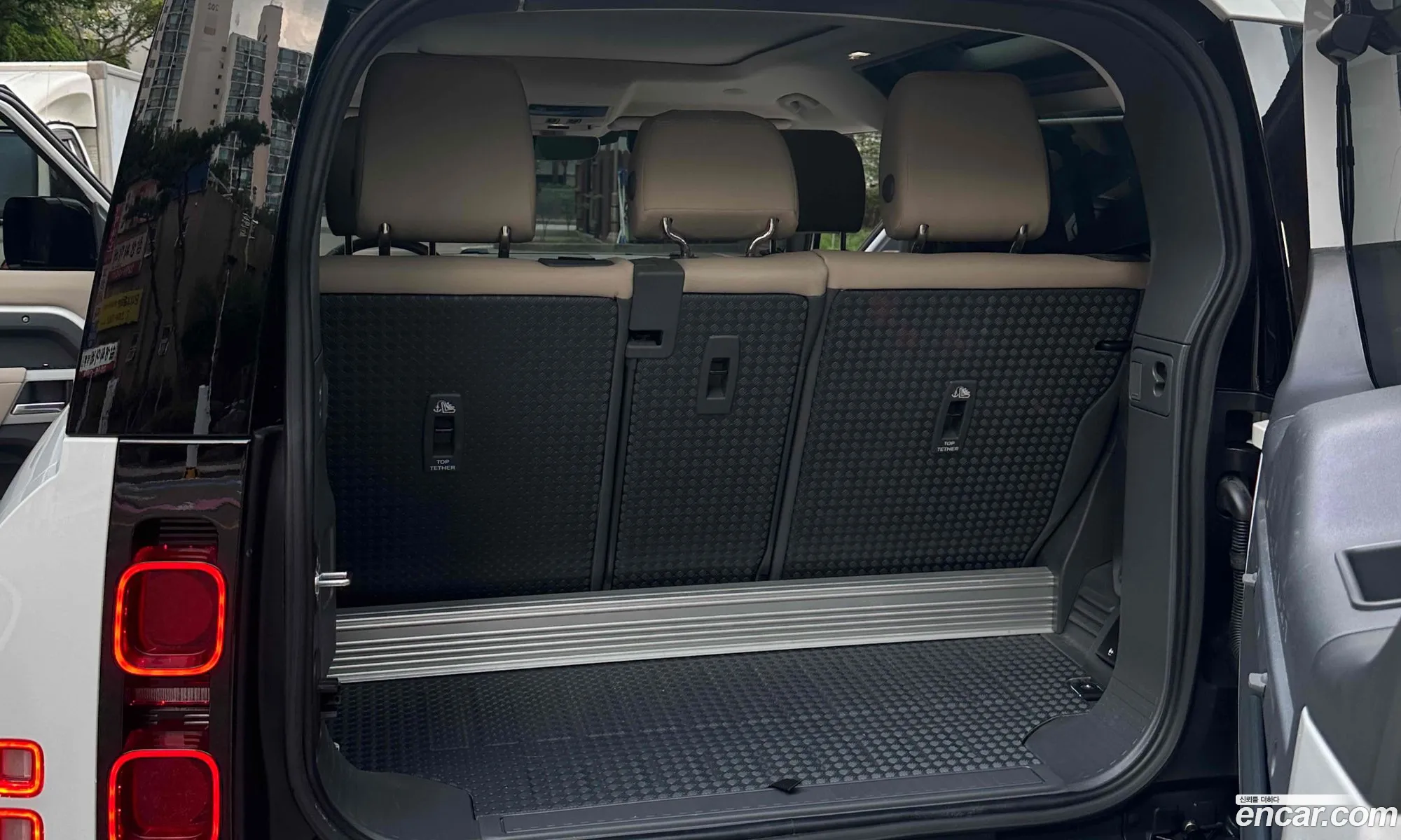 Land Rover Defender 2022 — 4