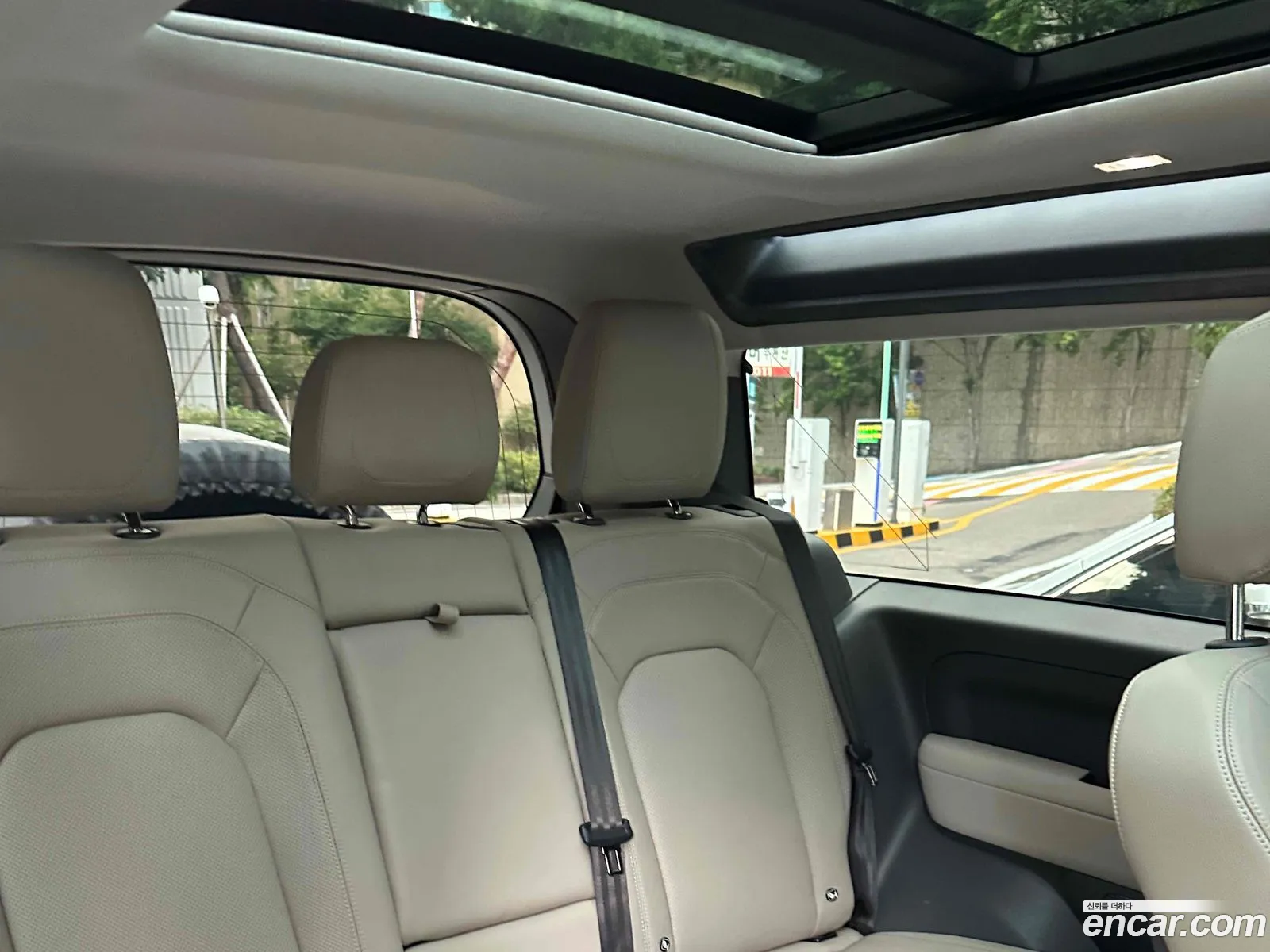 Land Rover Defender 2022 — 11