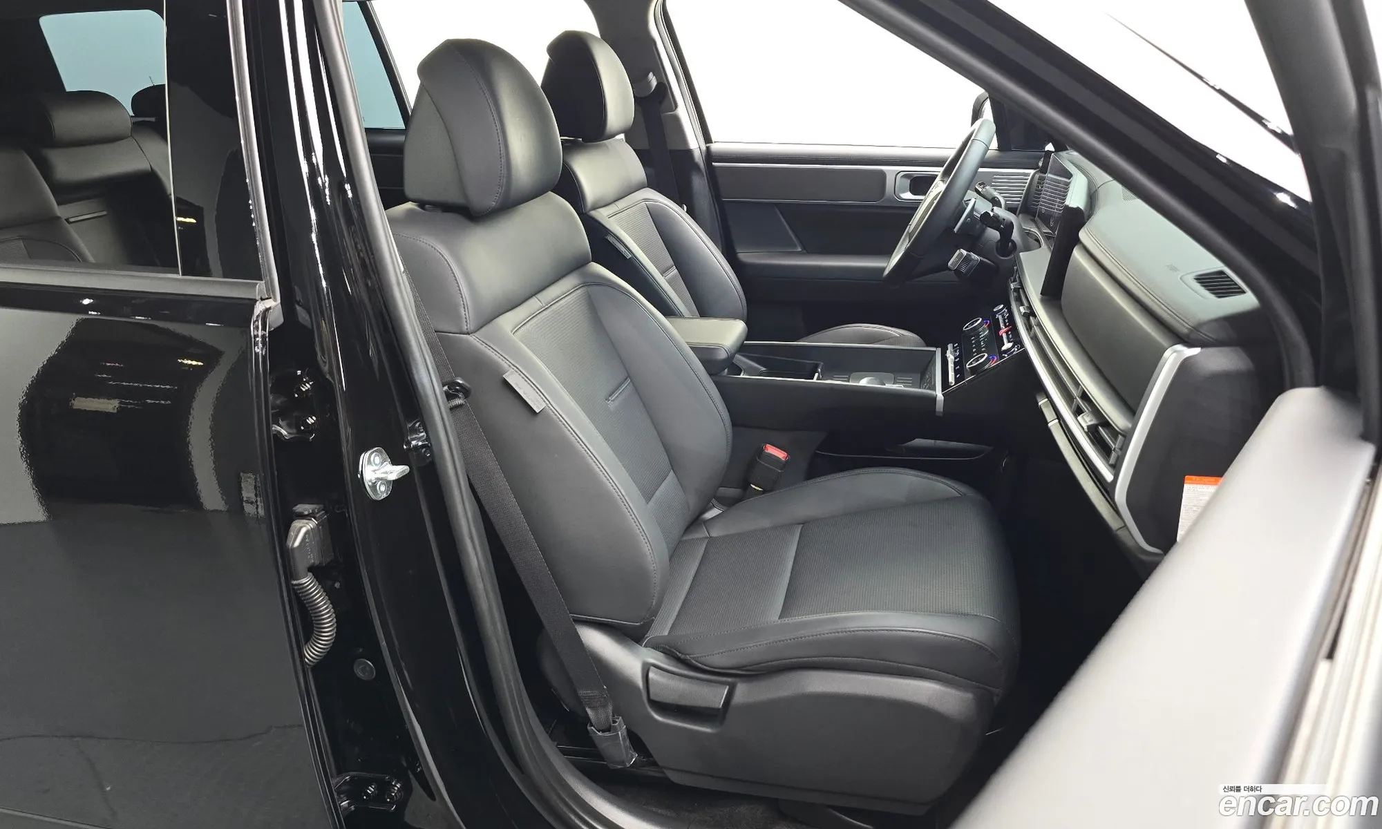 Hyundai Santa Fe 2025 — 16