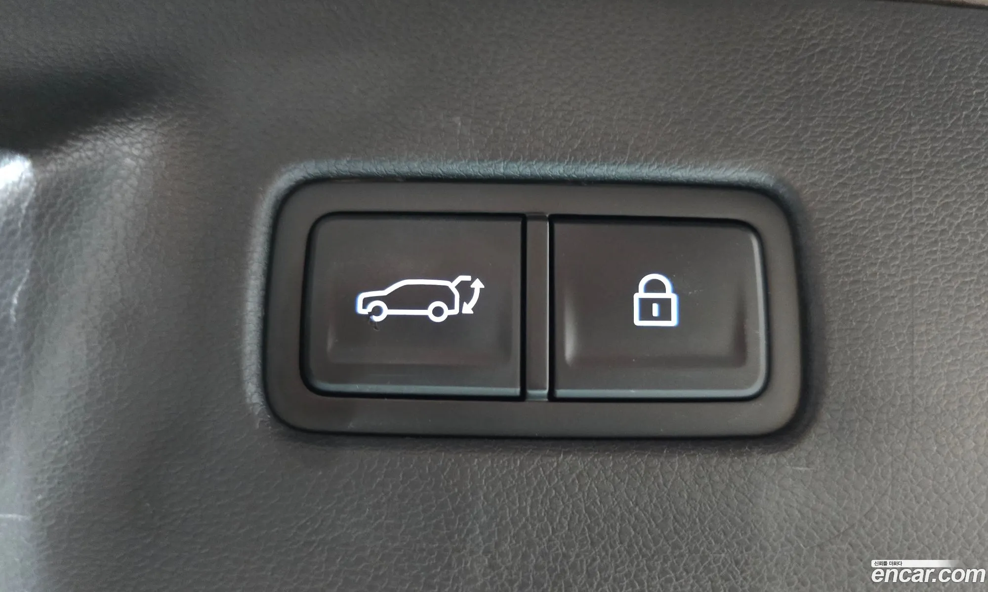 Hyundai Santa Fe 2025 — 18