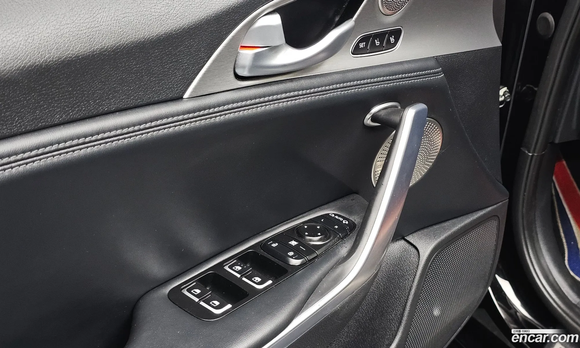 Kia Stinger 2018 KNAE751CDKS054300 — 4