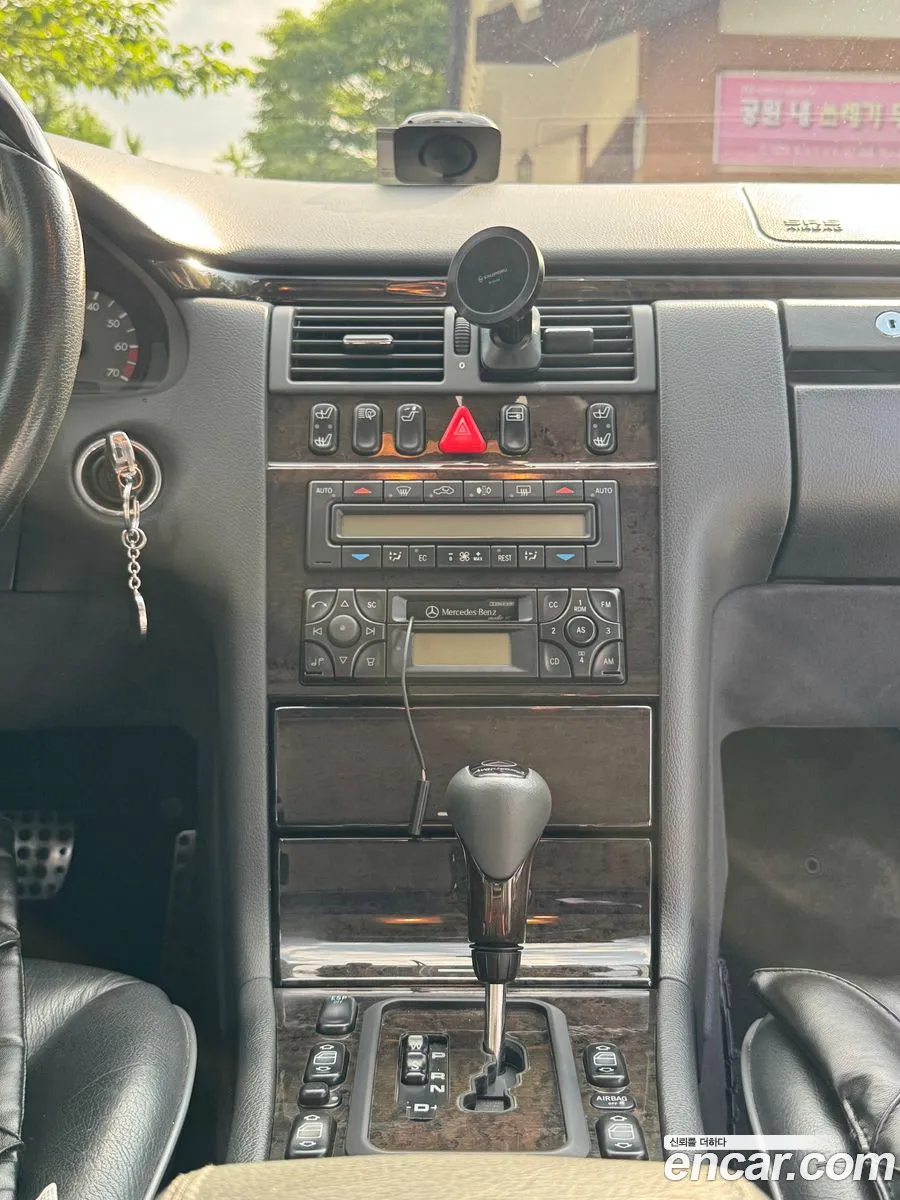Mercedes-Benz E-Class W210 2001 — 11