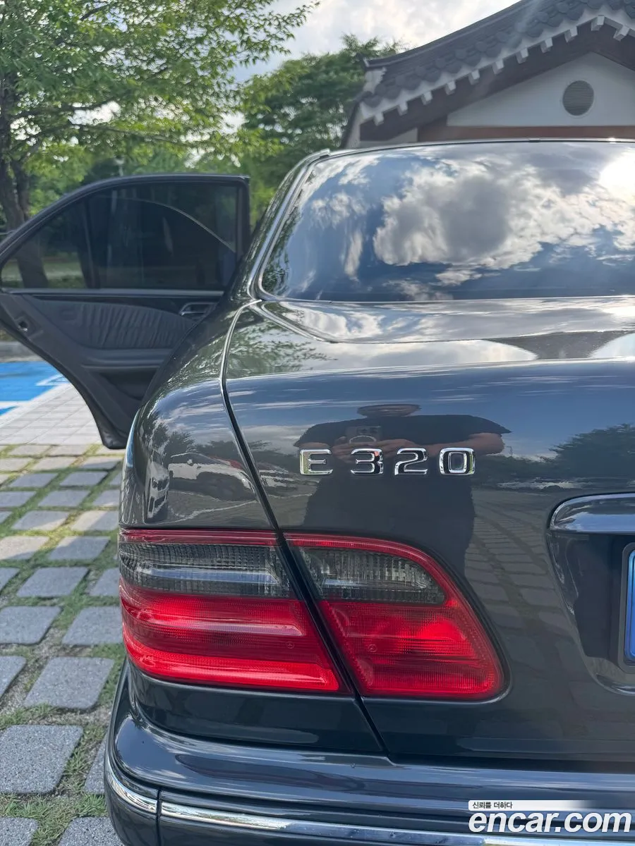 Mercedes-Benz E-Class W210 2001 — 13