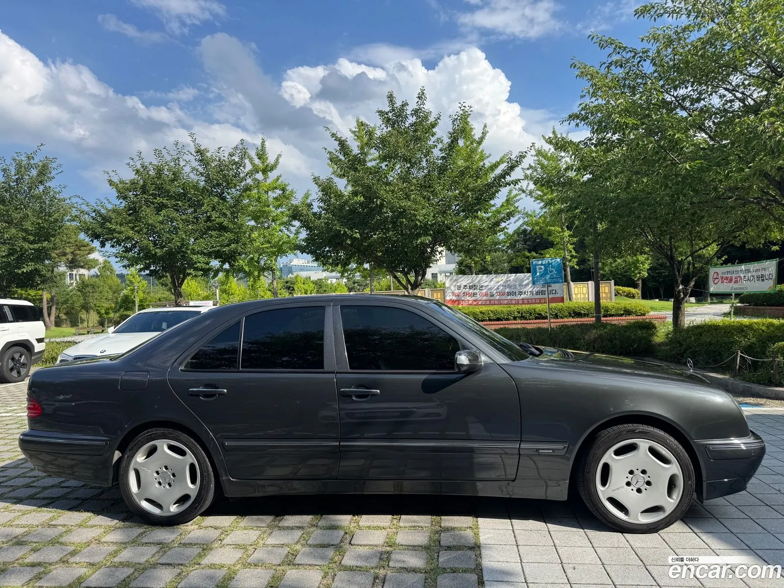 Mercedes-Benz E-Class W210 2001 — 9