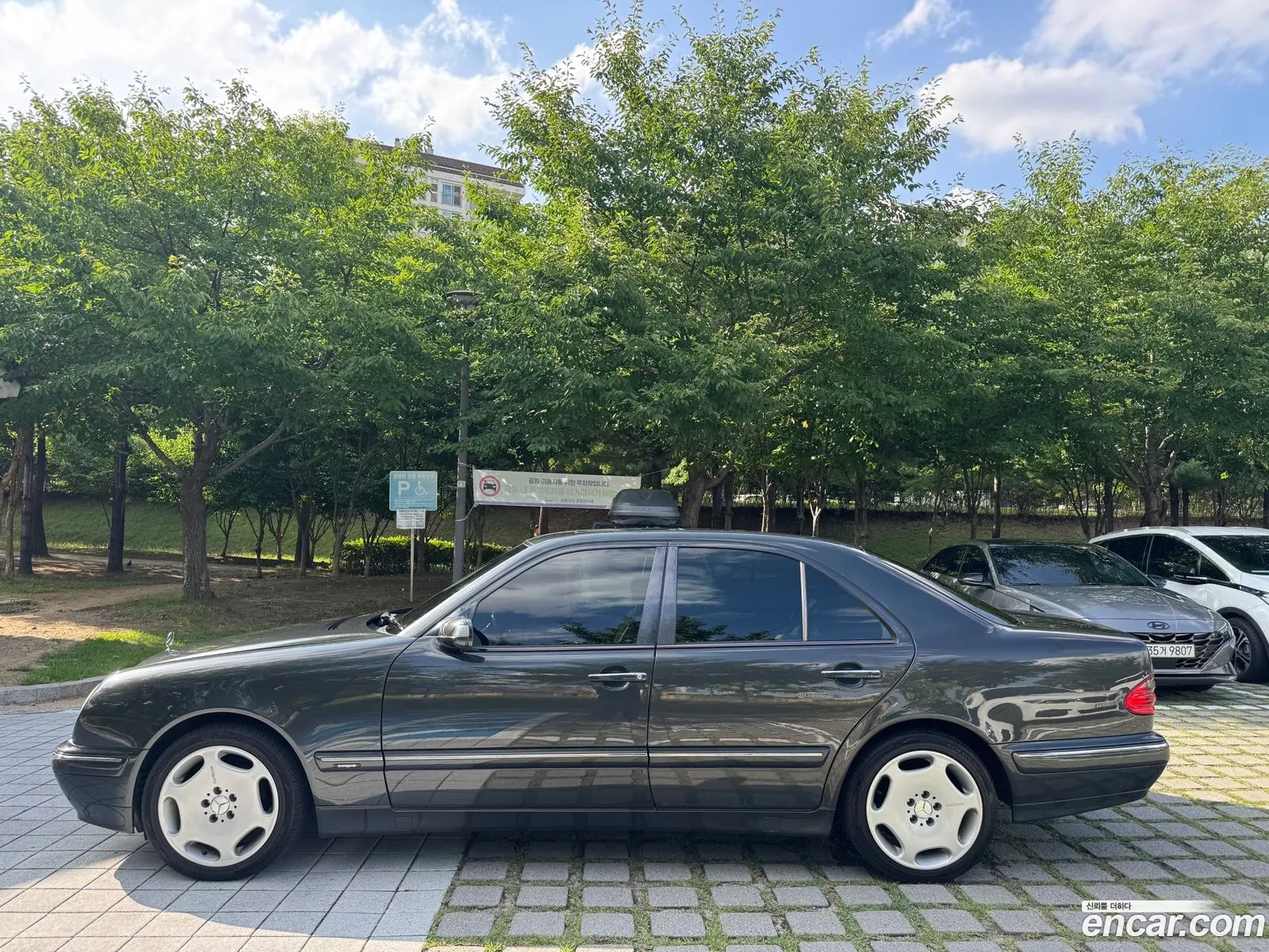 Mercedes-Benz E-Class W210 2001 — 16