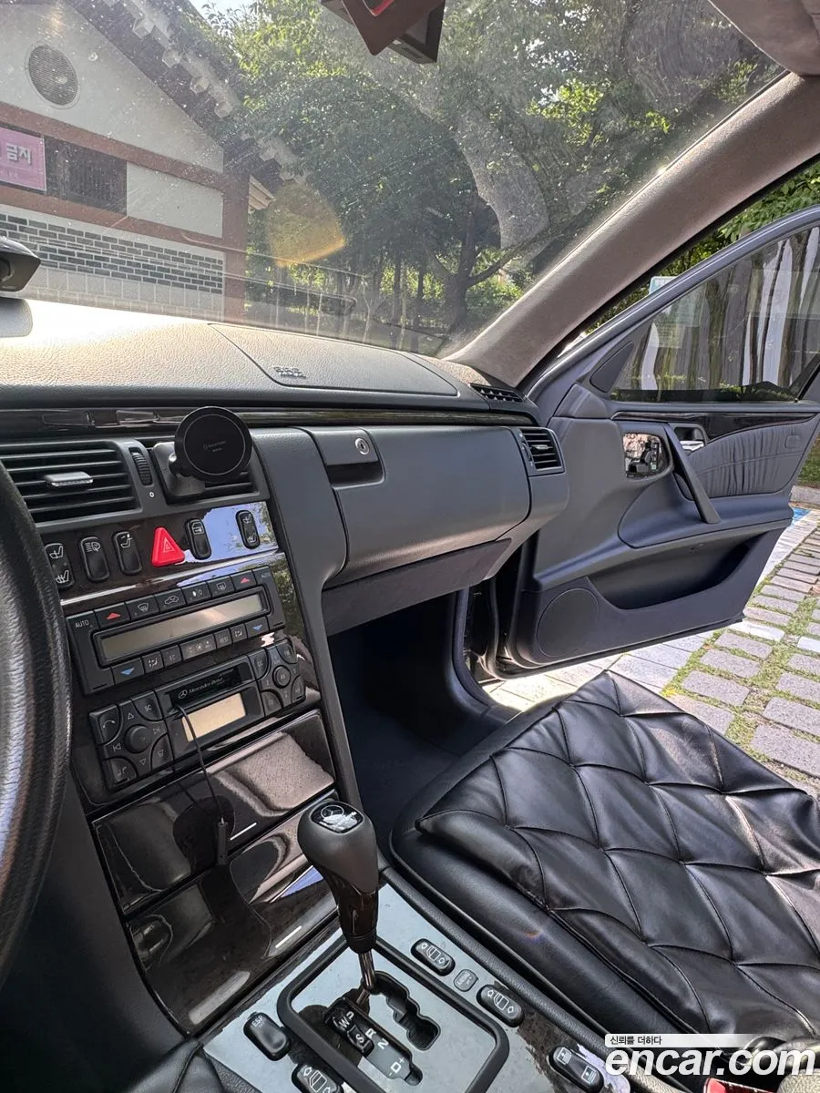 Mercedes-Benz E-Class W210 2001 — 8