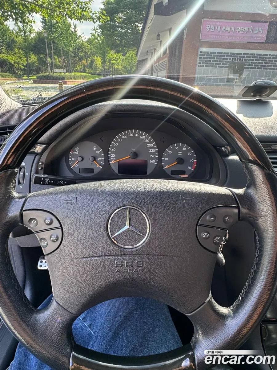 Mercedes-Benz E-Class W210 2001 — 3
