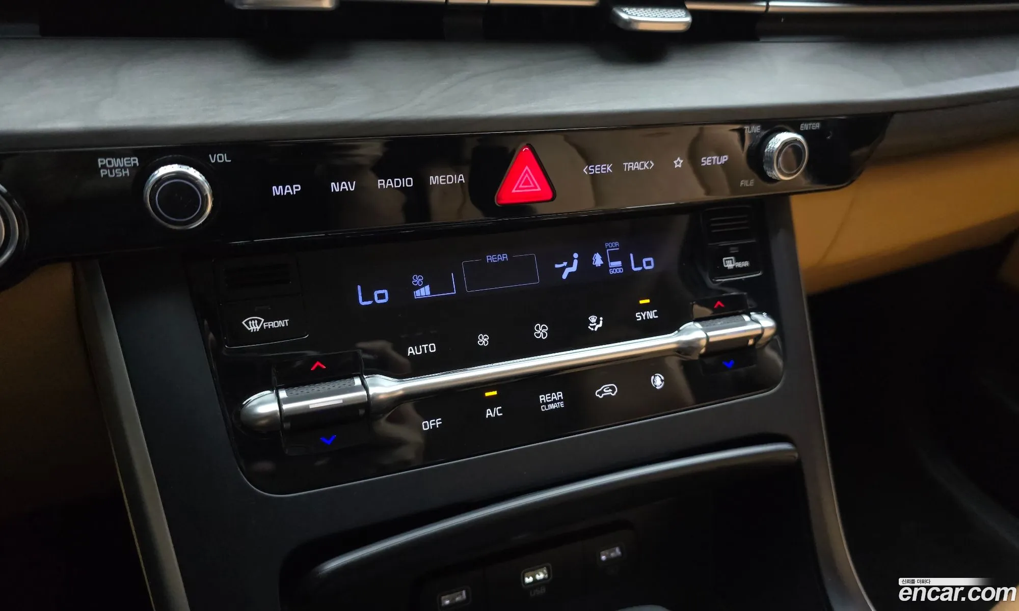 Kia Carnival 2023 — 10