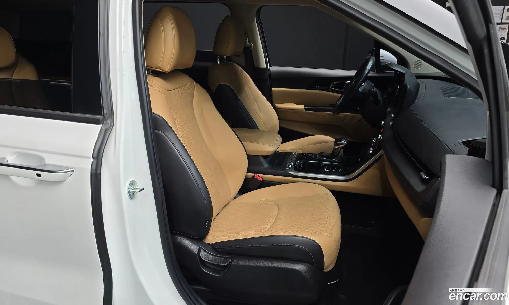 Kia Carnival 2023 — 21