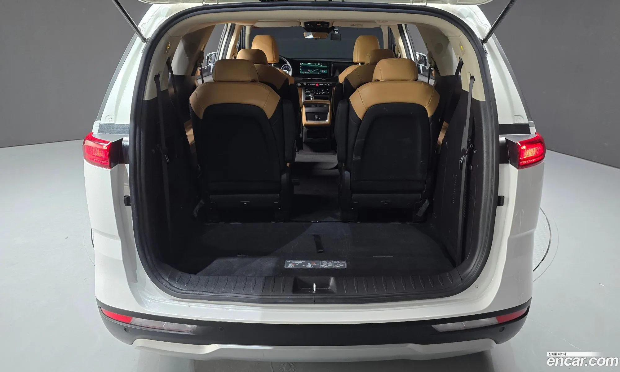 Kia Carnival 2023 — 12