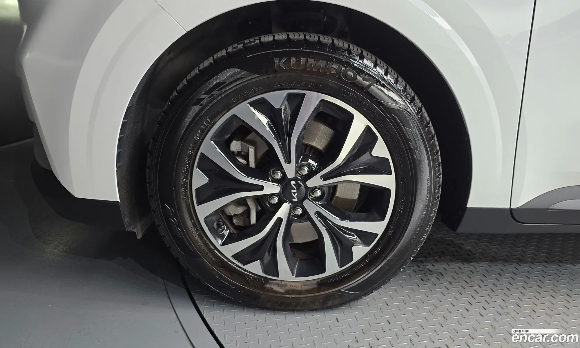 Kia Carnival 2023 — 7