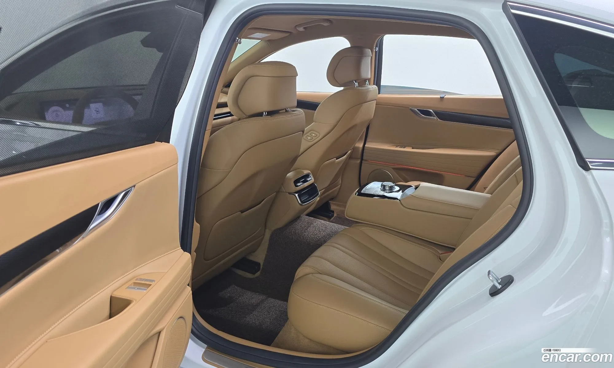 Genesis G80 2024 KMTGB41CDSU258992 — 9