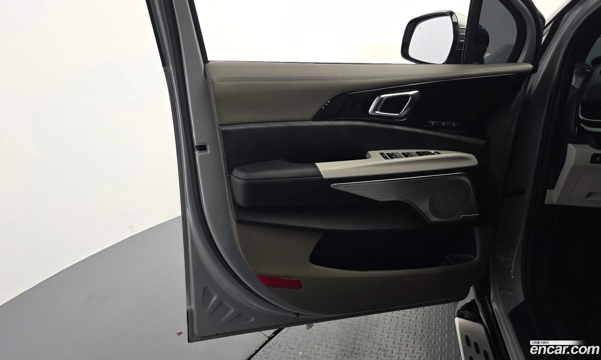 Kia Carnival 2025 KNANE81ABSS063533 — 19
