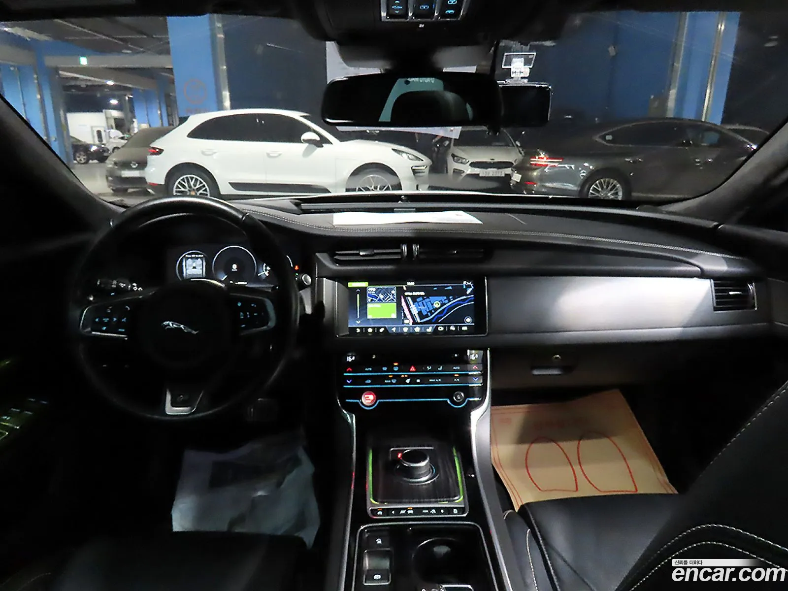 Jaguar XF 2017 — 13