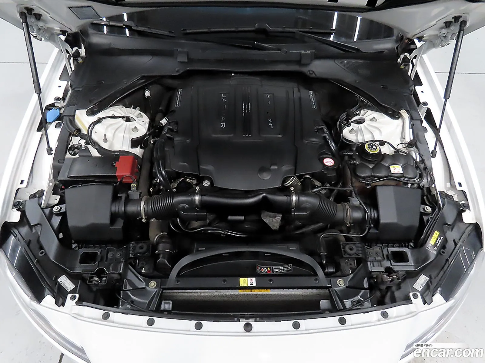 Jaguar XF 2017 — 8