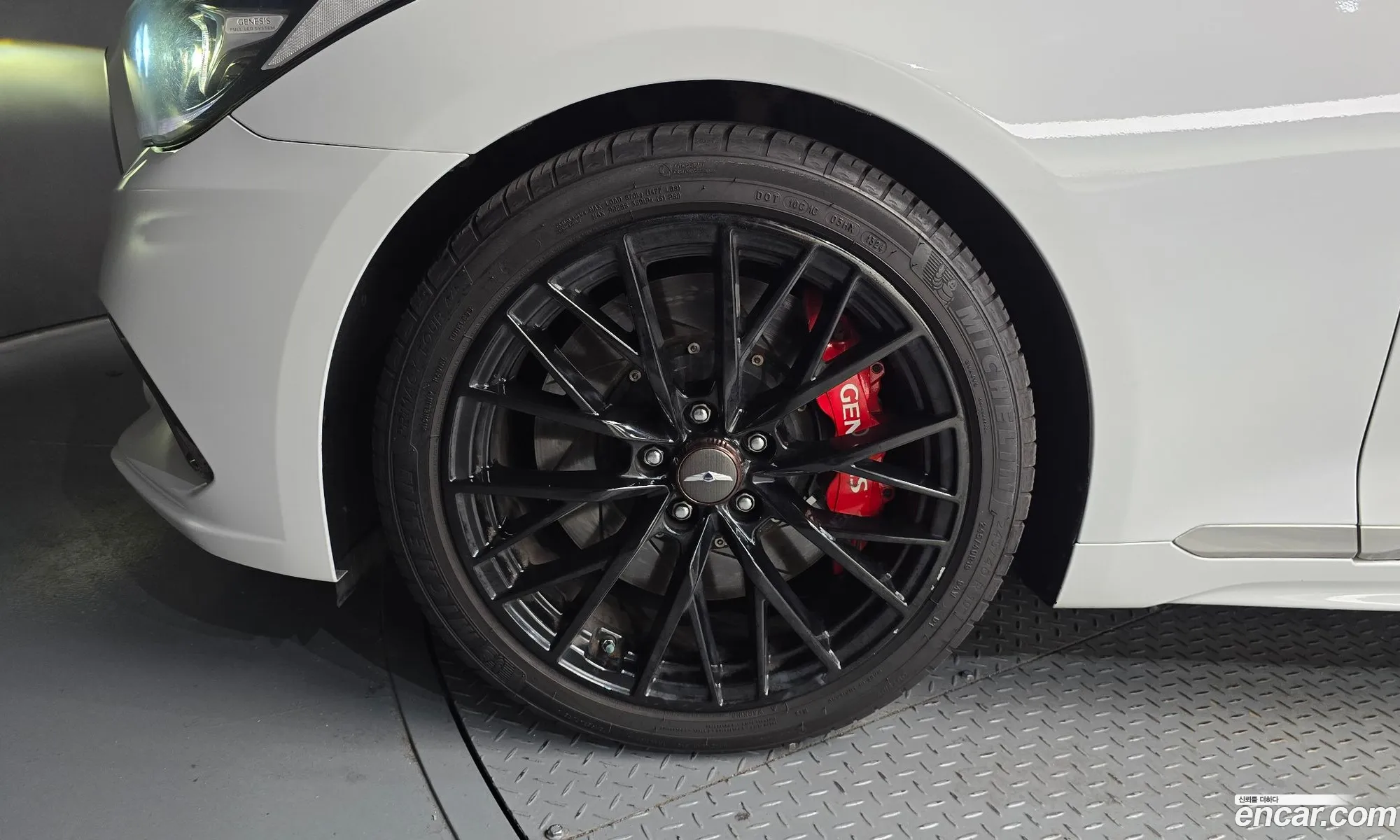 Genesis G80 2018 KMHGM412BKU313650 — 13
