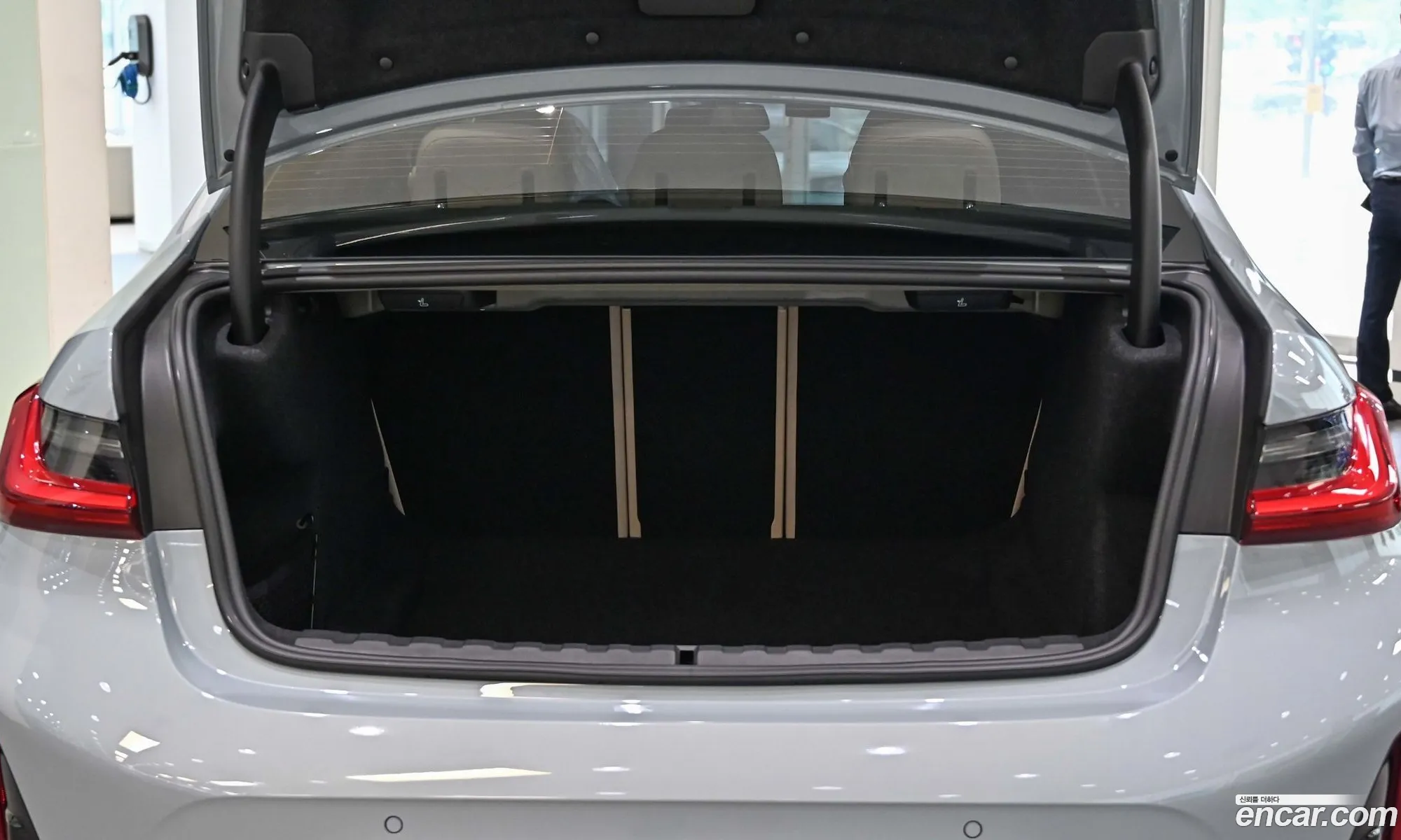 BMW 3 Series 2023 — 11
