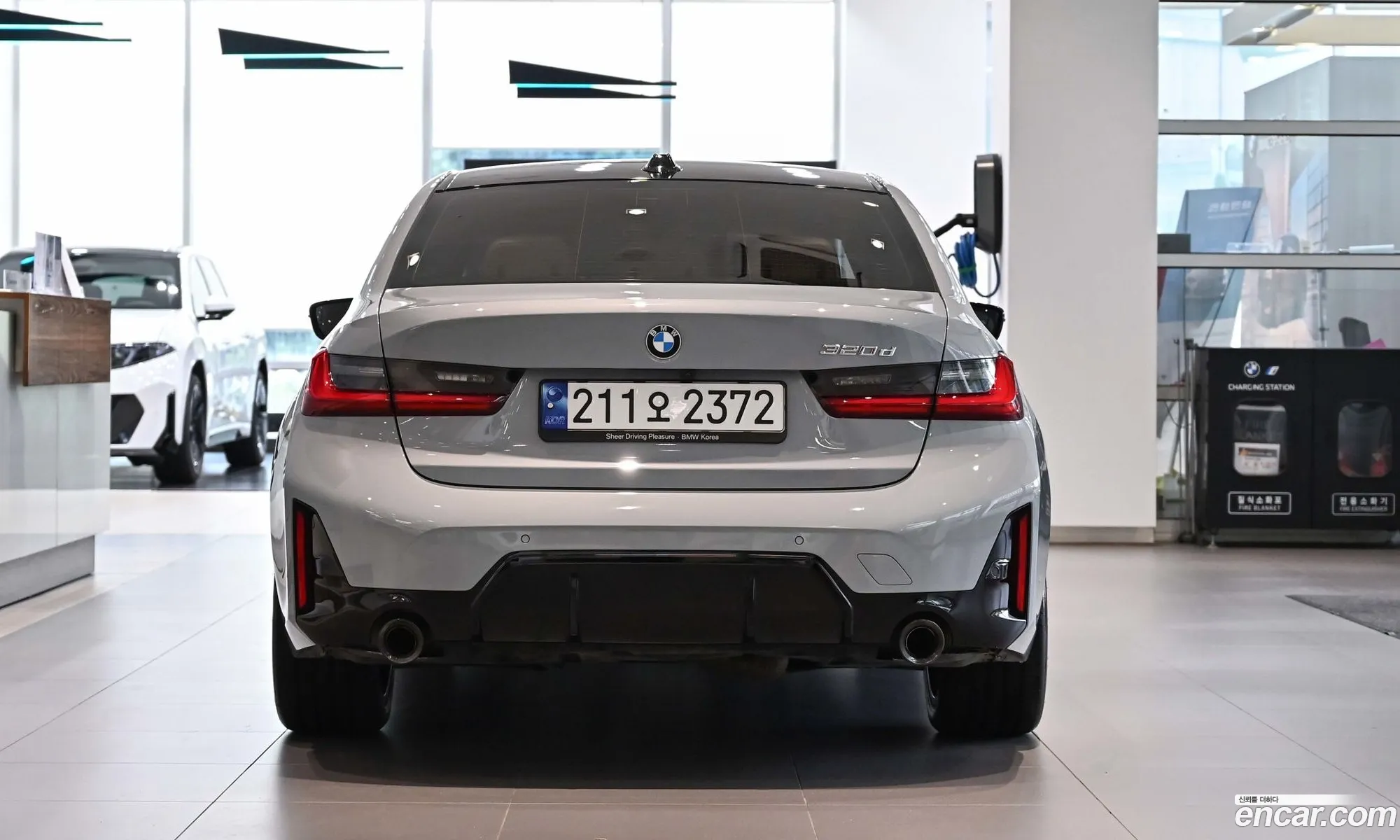 BMW 3 Series 2023 — 8