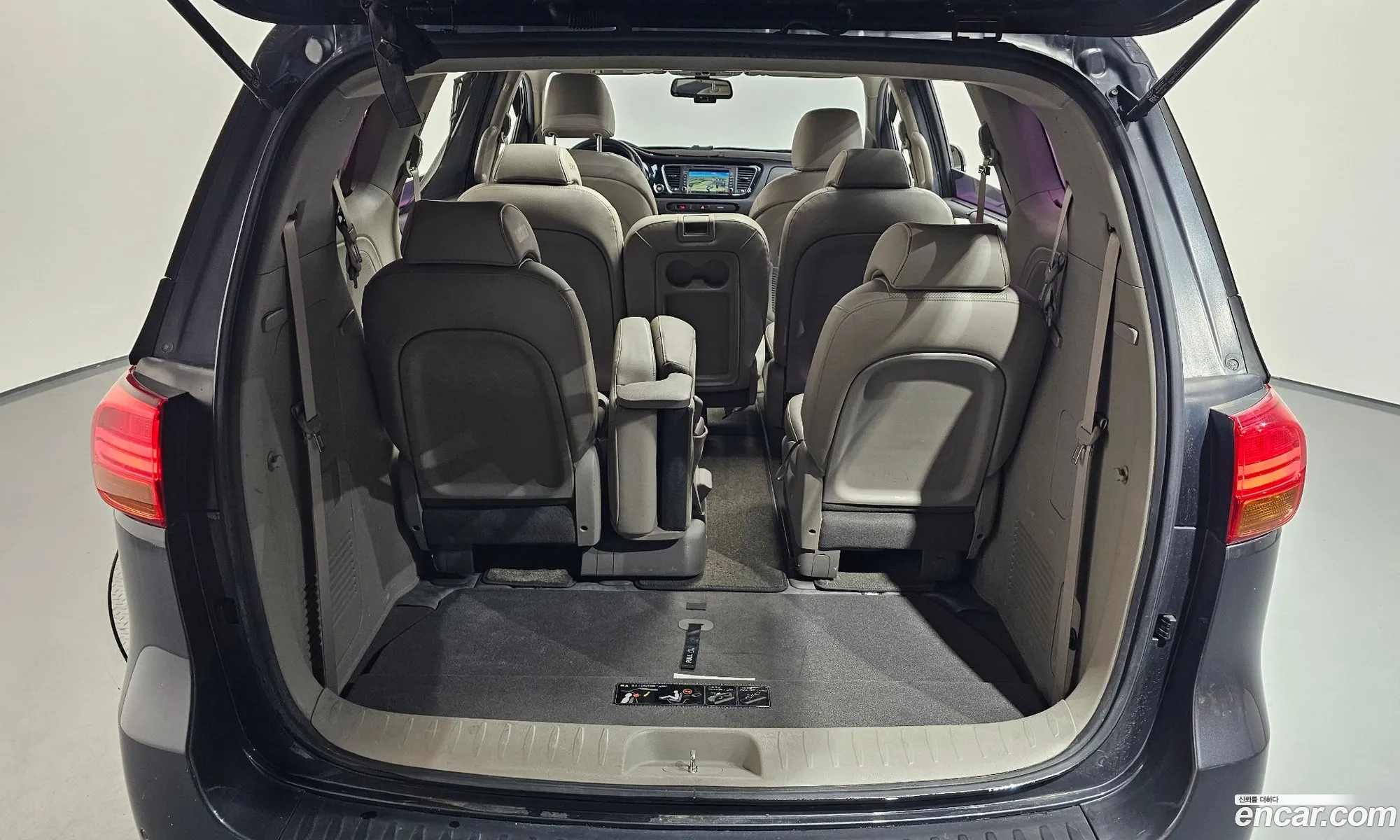Kia Carnival 2017 KNHMF37ABHS305871 — 24